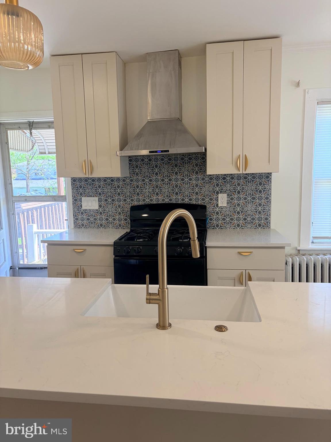 60 W BROADWAY AVENUE