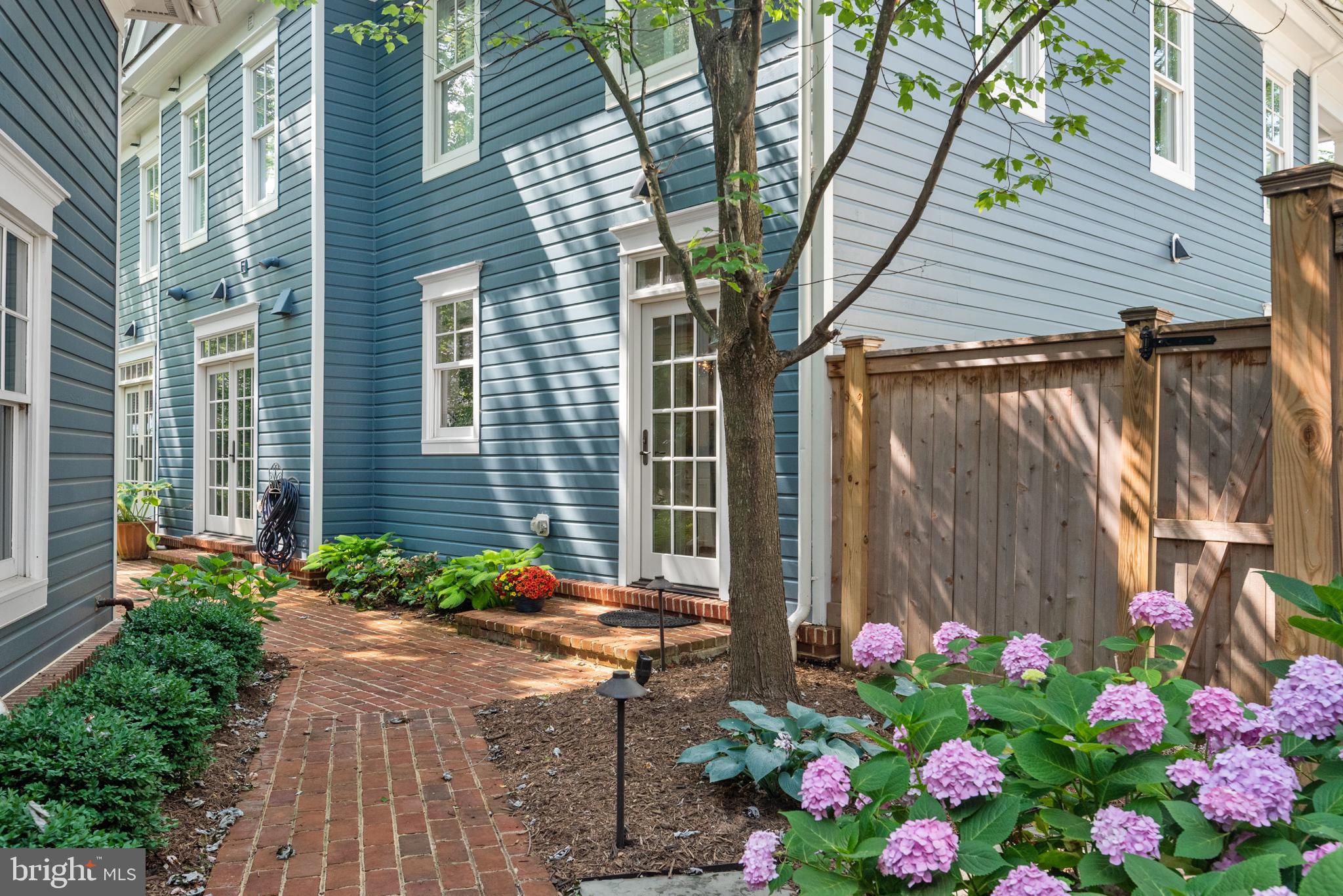 HISTORIC DISTRICT - Residential