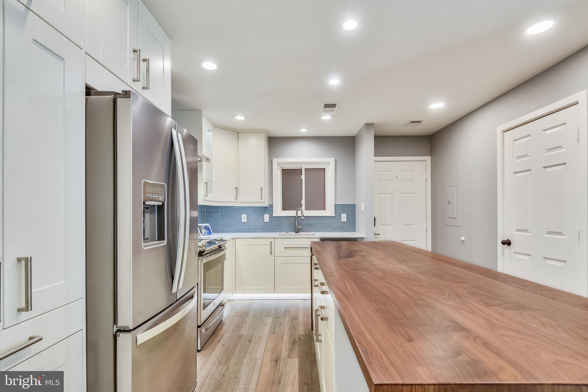 LEE OAKS - Residential