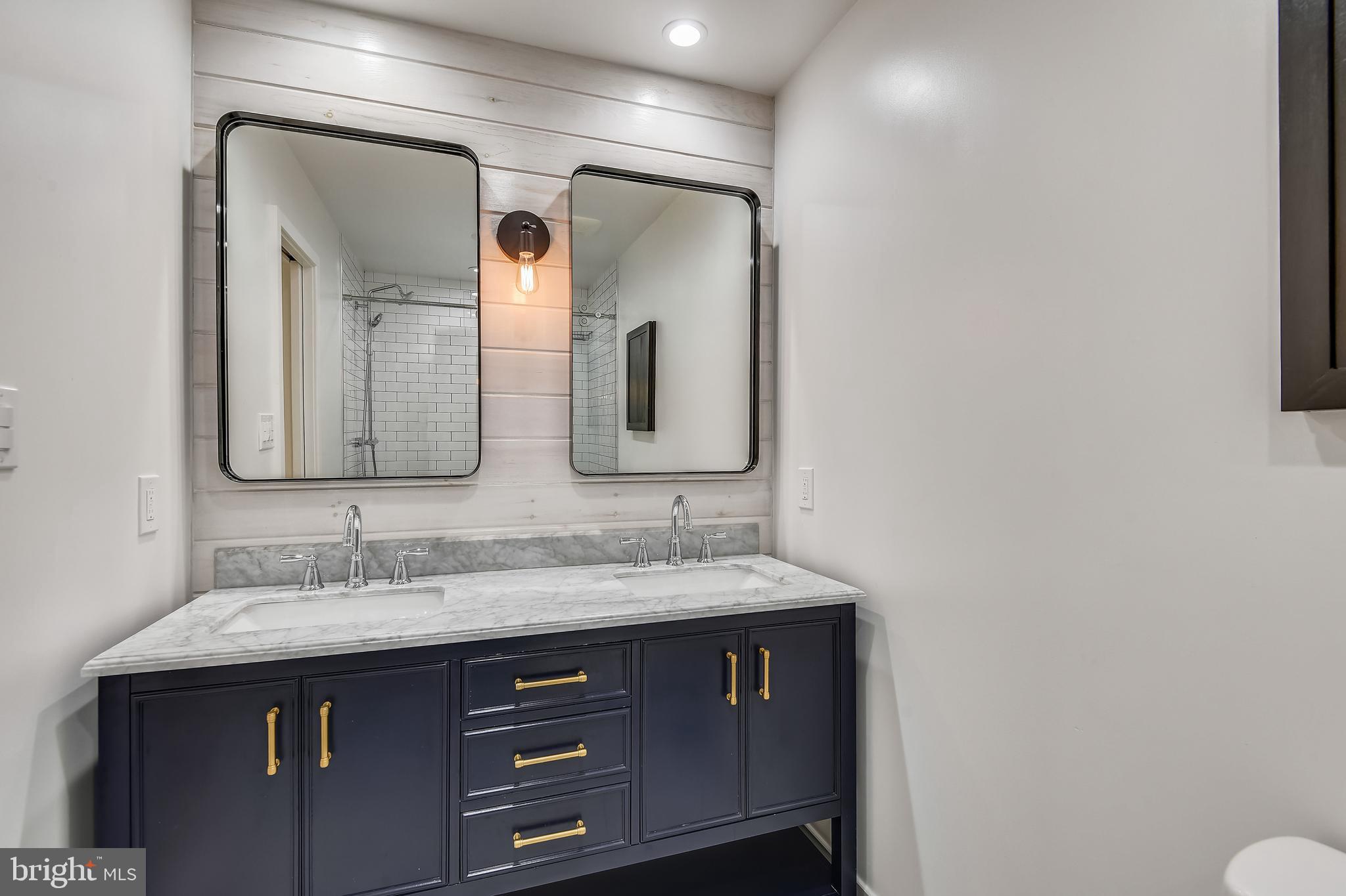 LEE OAKS - Residential