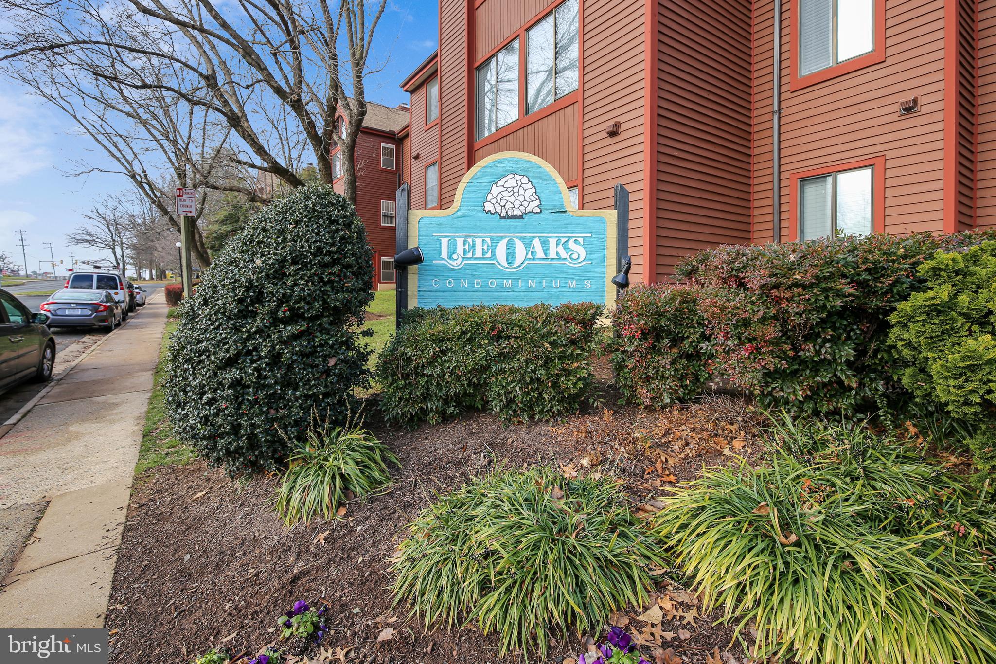 LEE OAKS - Residential