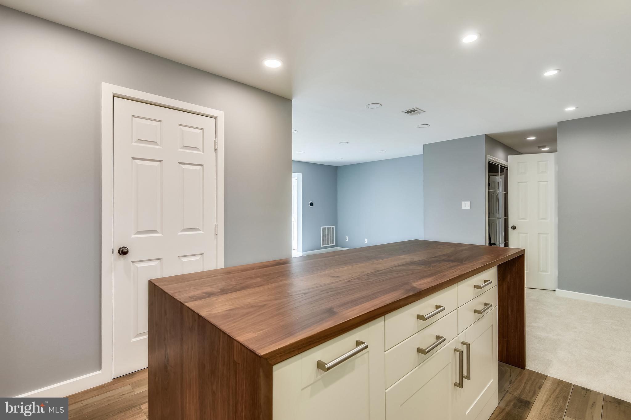 LEE OAKS - Residential