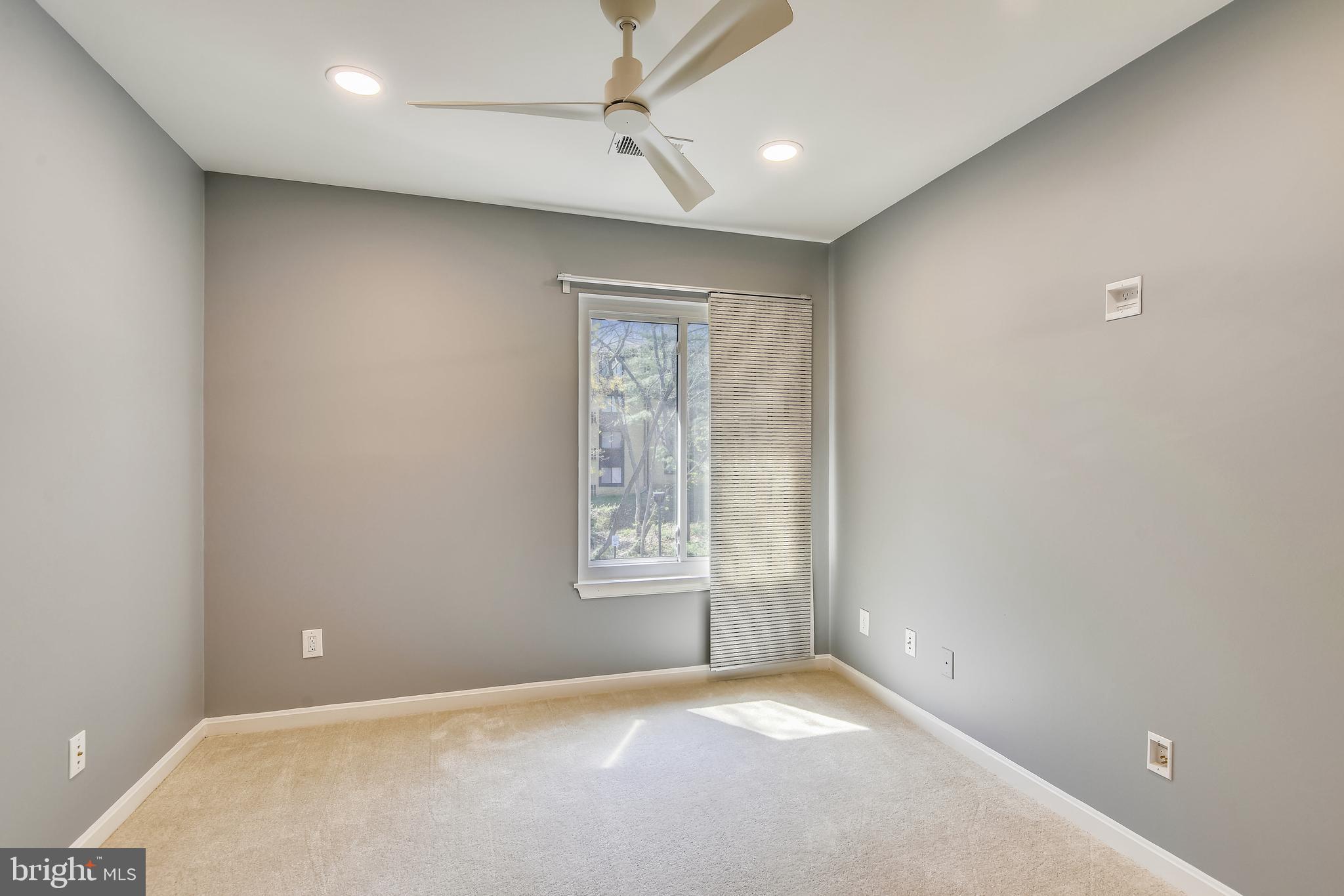 LEE OAKS - Residential