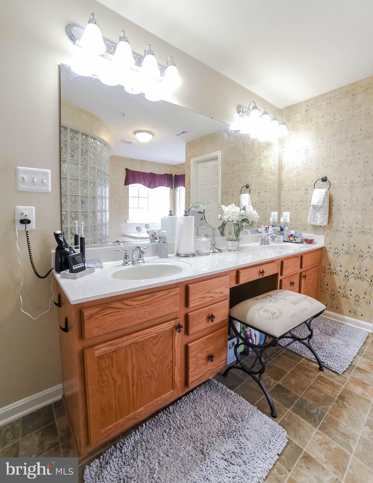 BEN OAKS - Residential