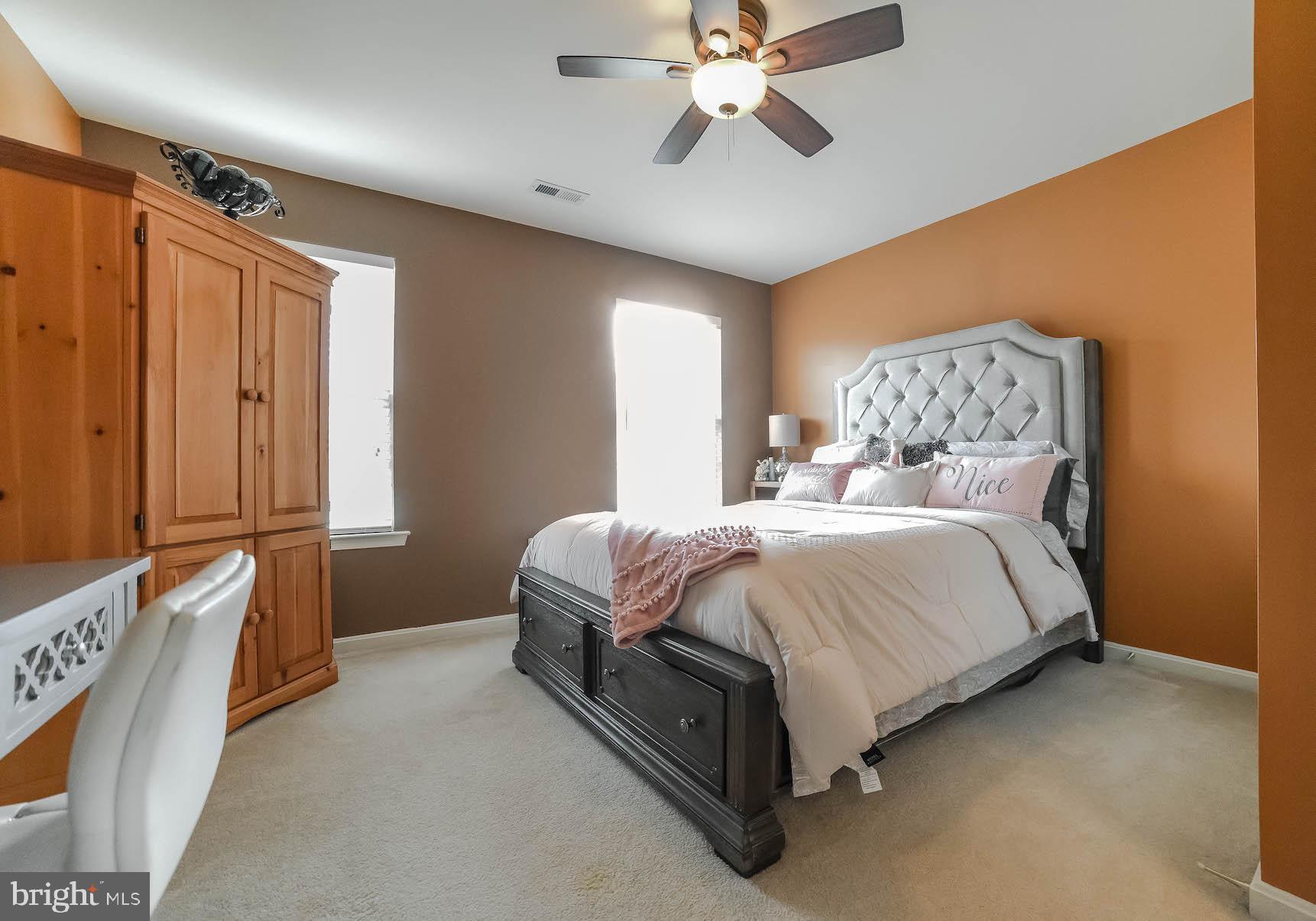 BEN OAKS - Residential