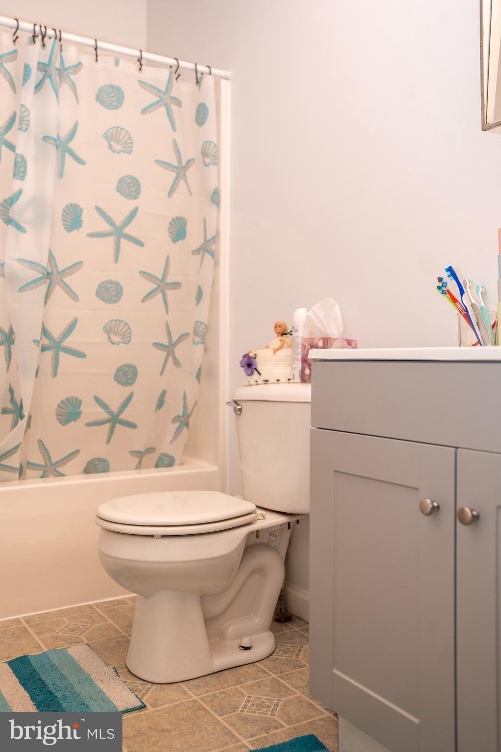 CAPTAIN'S COVE - Residential