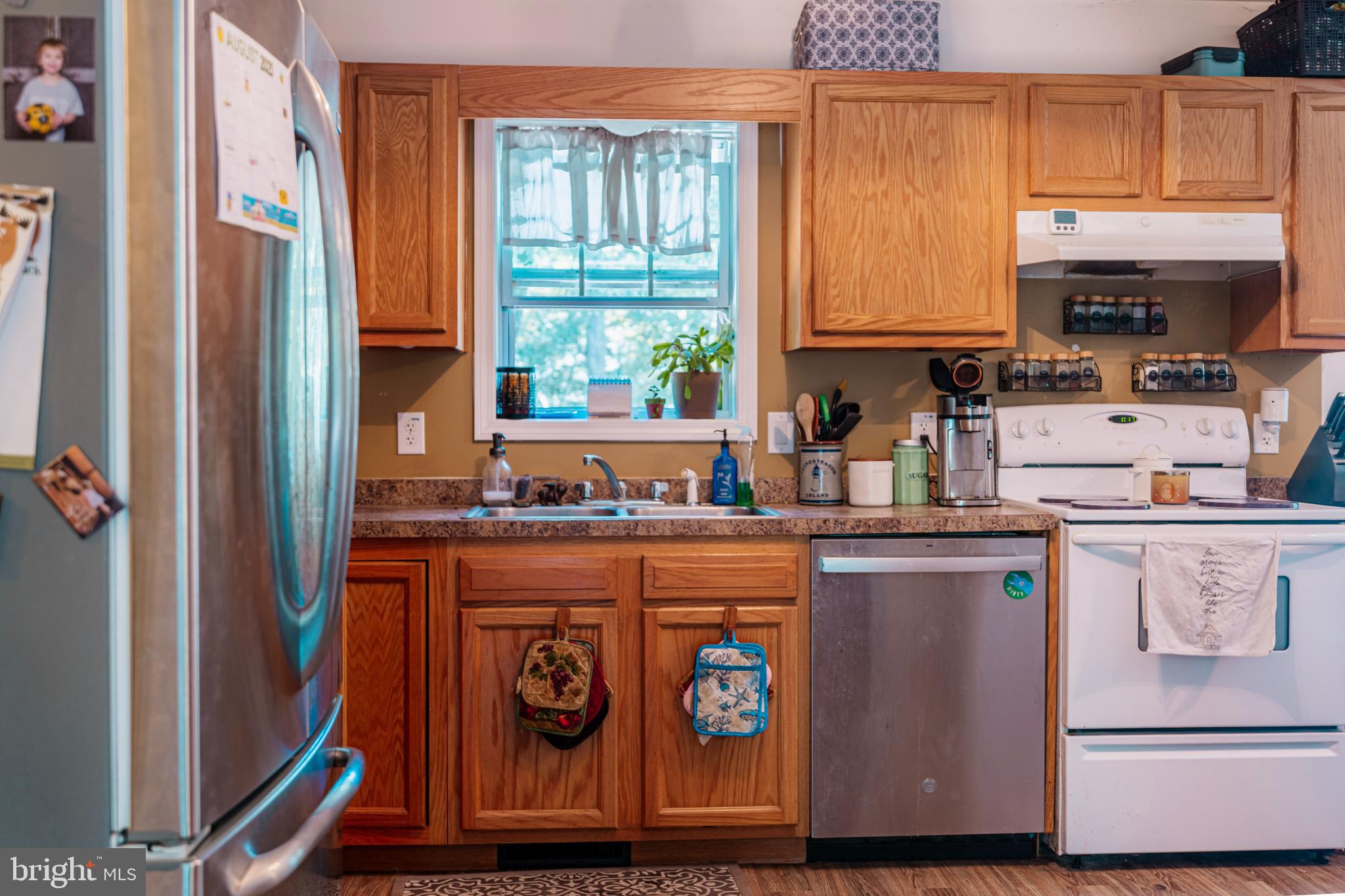 CAPTAIN'S COVE - Residential