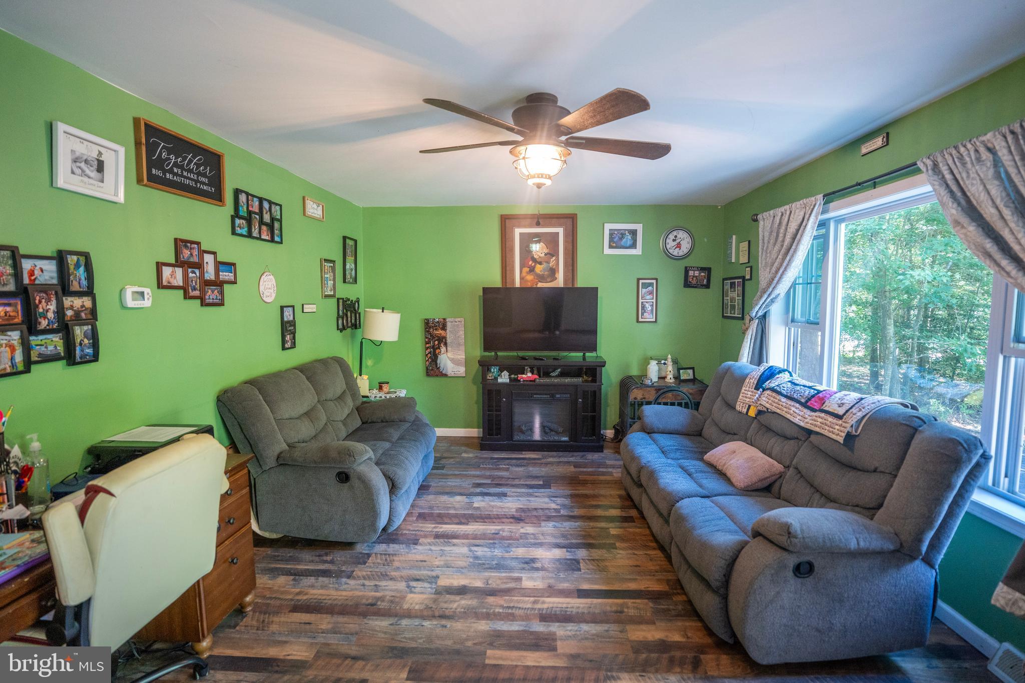 CAPTAIN'S COVE - Residential