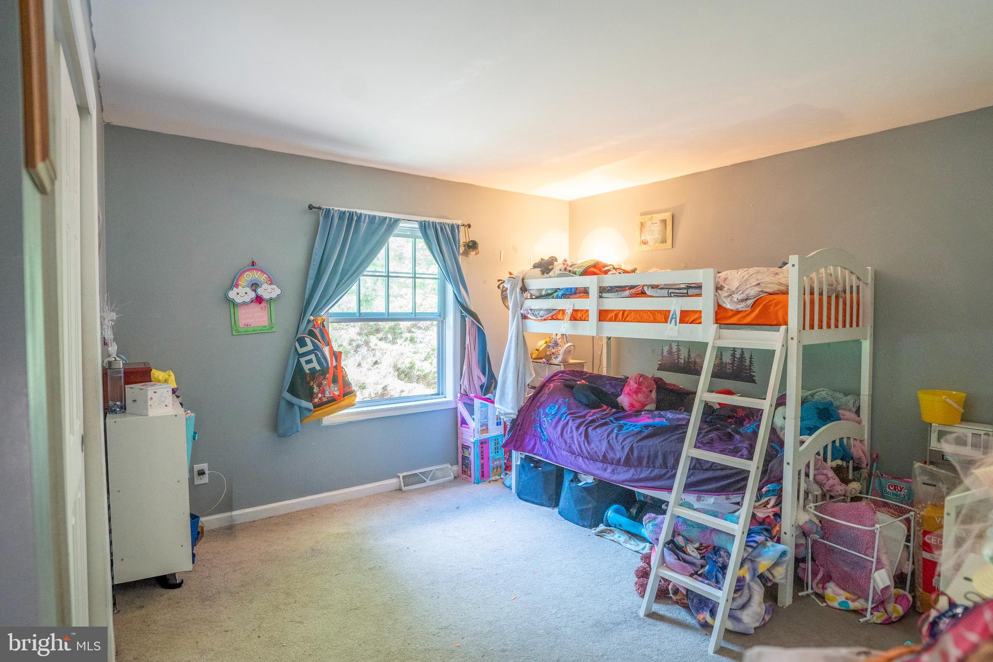 CAPTAIN'S COVE - Residential