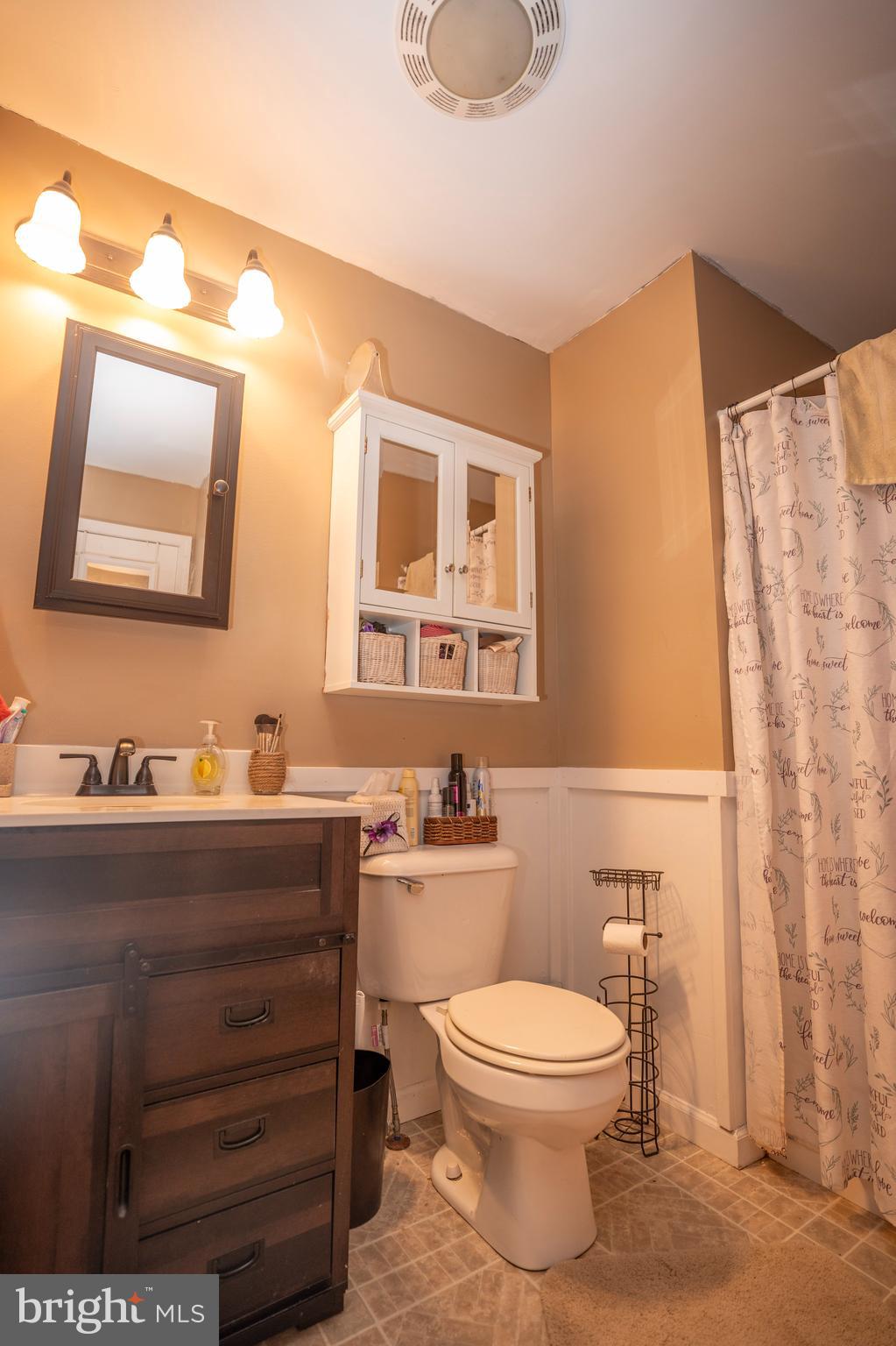 CAPTAIN'S COVE - Residential