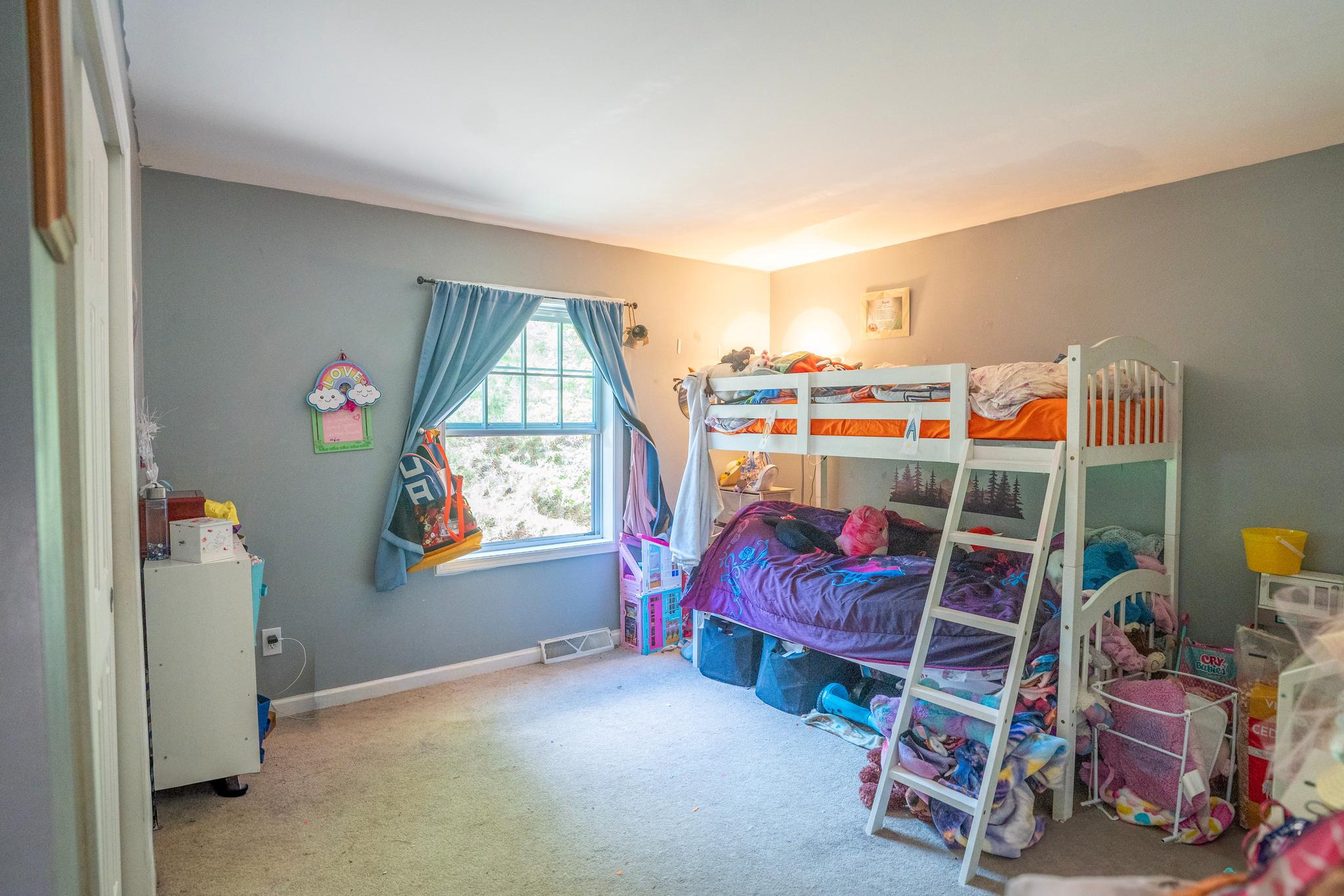 CAPTAIN'S COVE - Residential