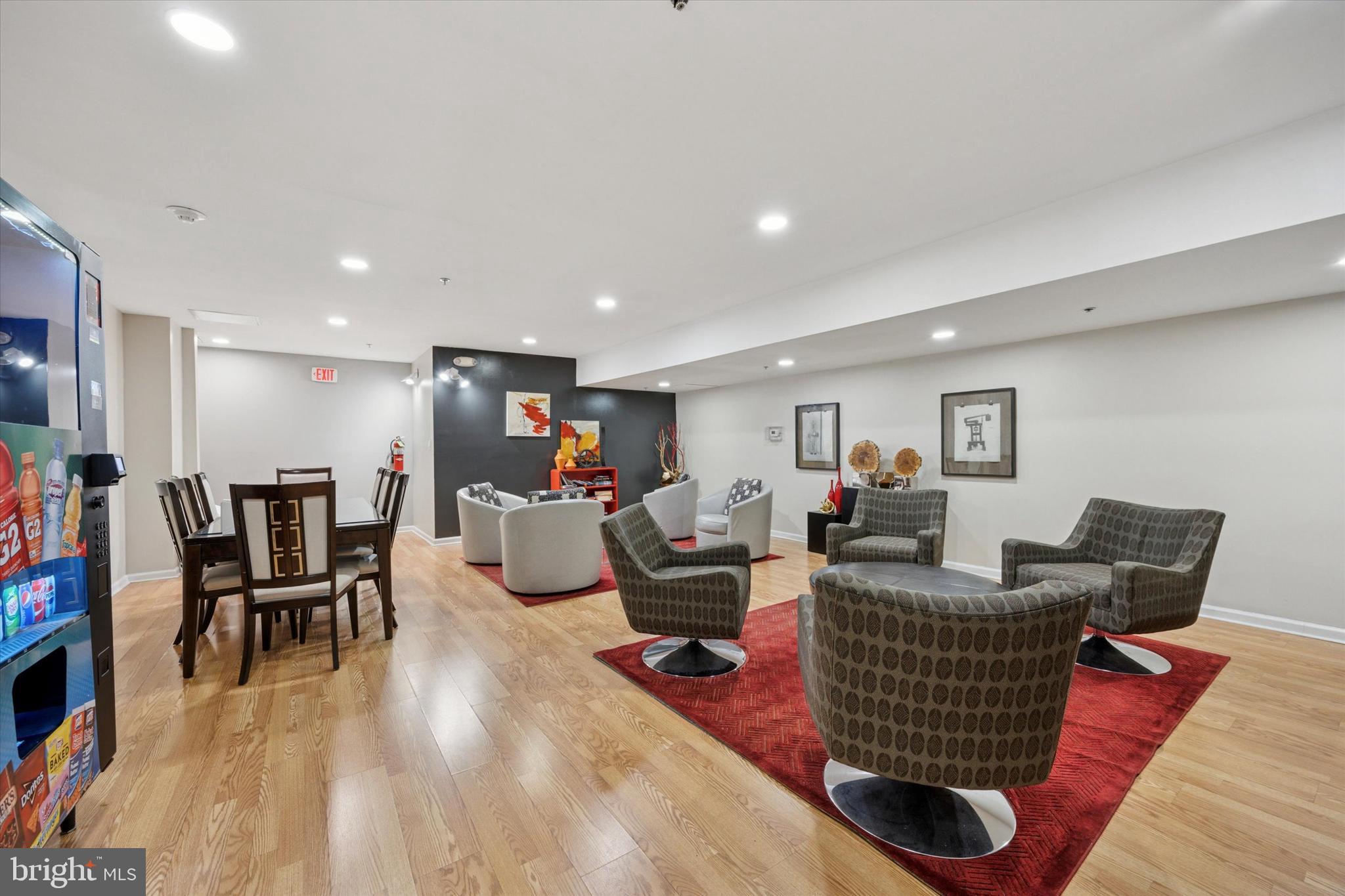 AVENUE OF THE ARTS - Residential