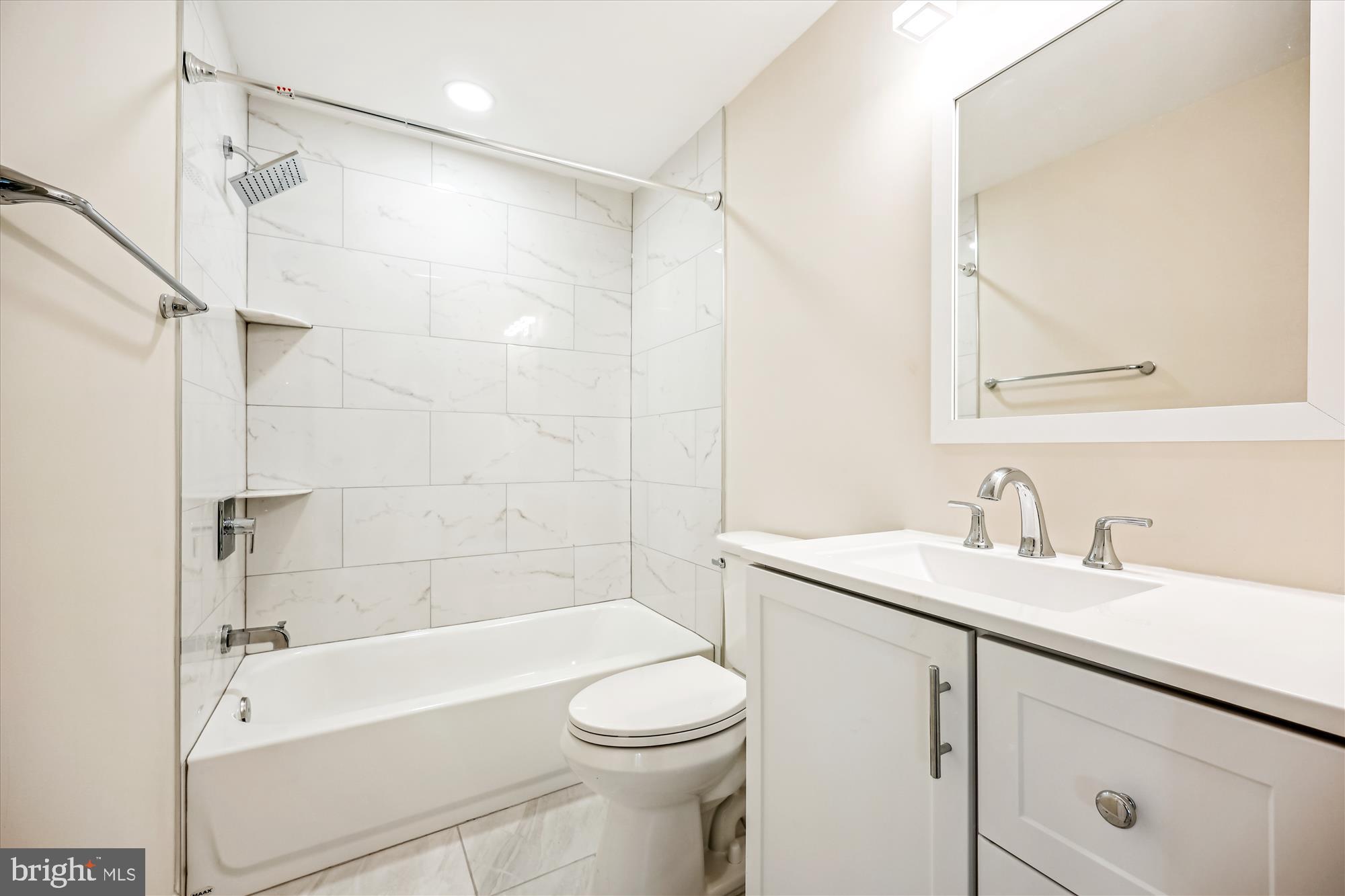 AMBER MEADOWS - Residential