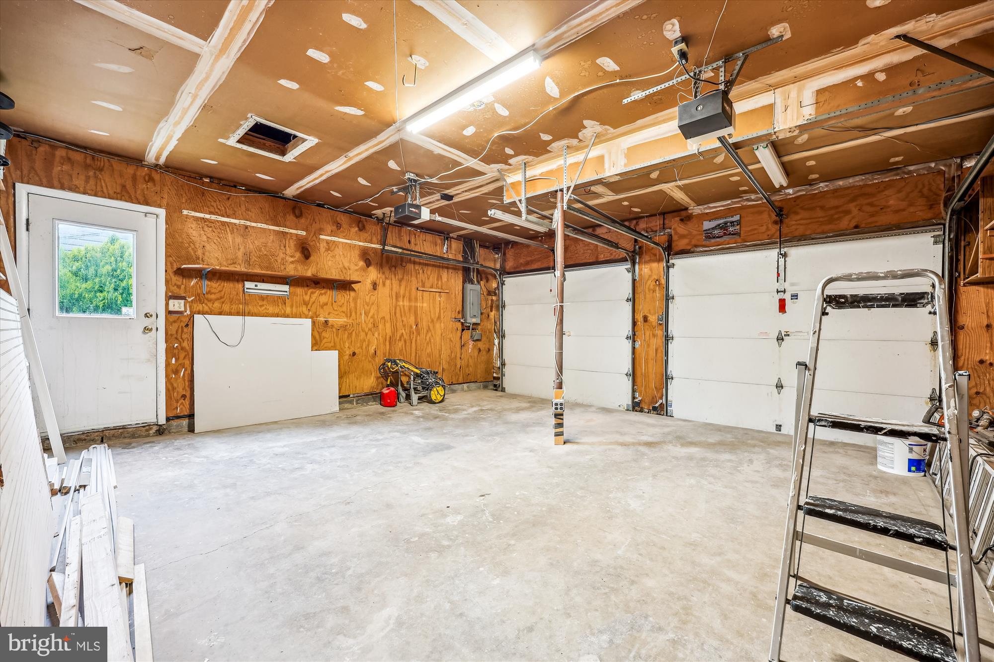 AMBER MEADOWS - Residential