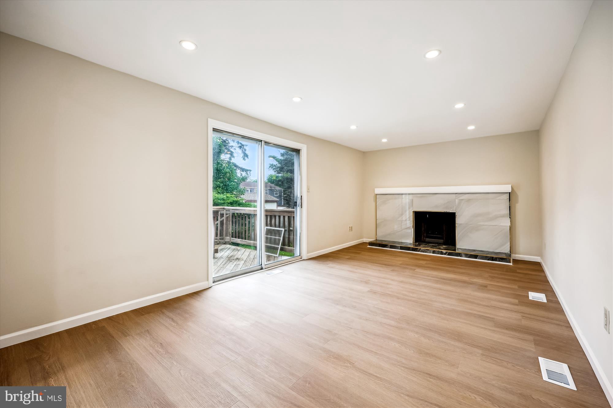 AMBER MEADOWS - Residential