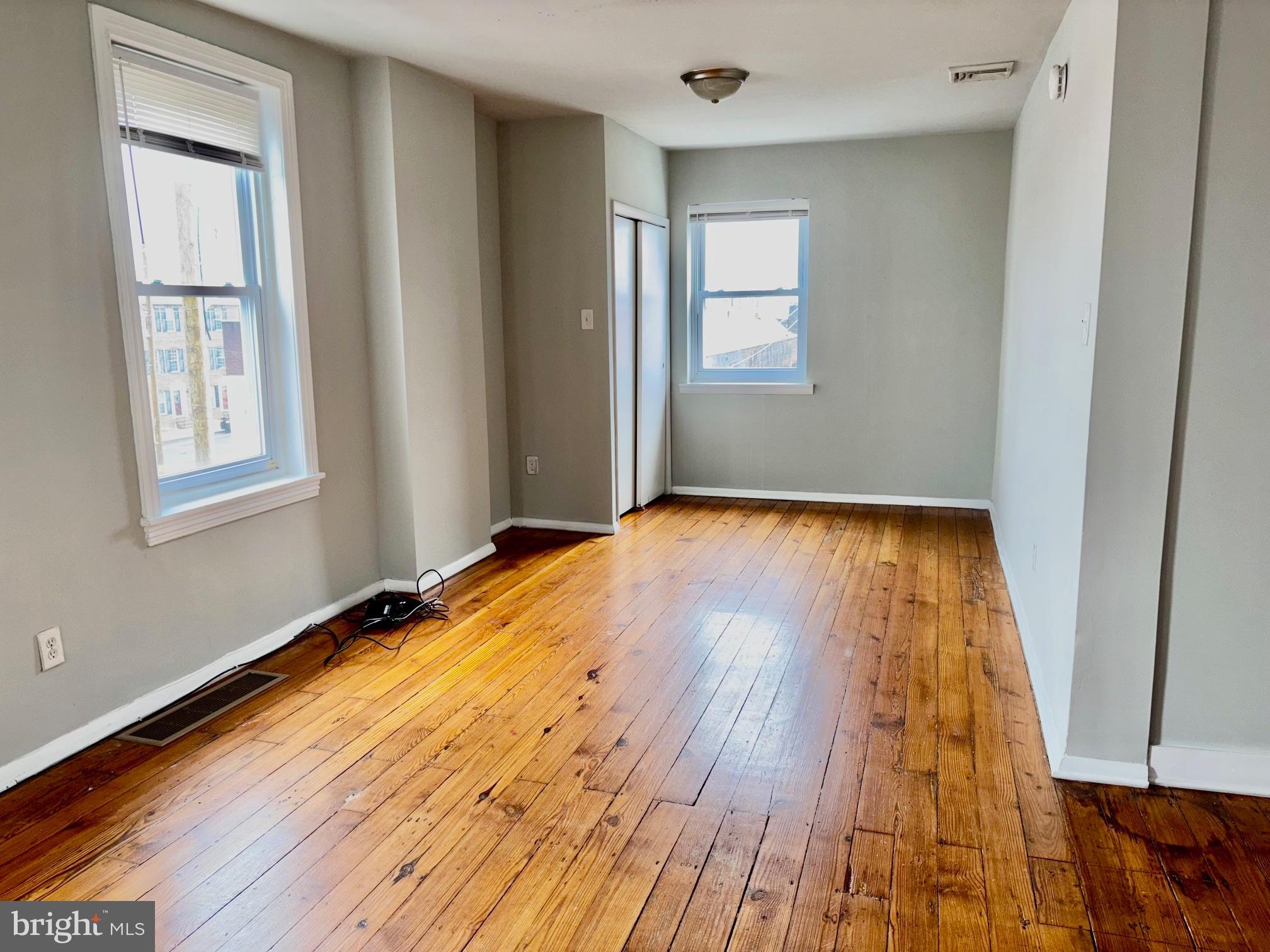 This is 1000 square foot one bedroom is a sunny, south-facing corner unit. #3's highlights include hardwood floors throughout, many windows, central air and in-unit washer/dryer. 2635 East Lehigh Avenue is optimally located in the heart of Fishtown and super close to the I95 on-ramp. It is only steps away from, Taconelli's Pizzeria, Green Rock Tavern, Hinge Cafe, The Richmond Shops, Tringle Dog Park and Konrad Square Park to name a few venues. Additionally, the property is located where SEPTA buses and the EL offer easy access to everywhere. Tenants pay for gas, water and electricity. Pets are welcome with a 300 refundable pet deposit.