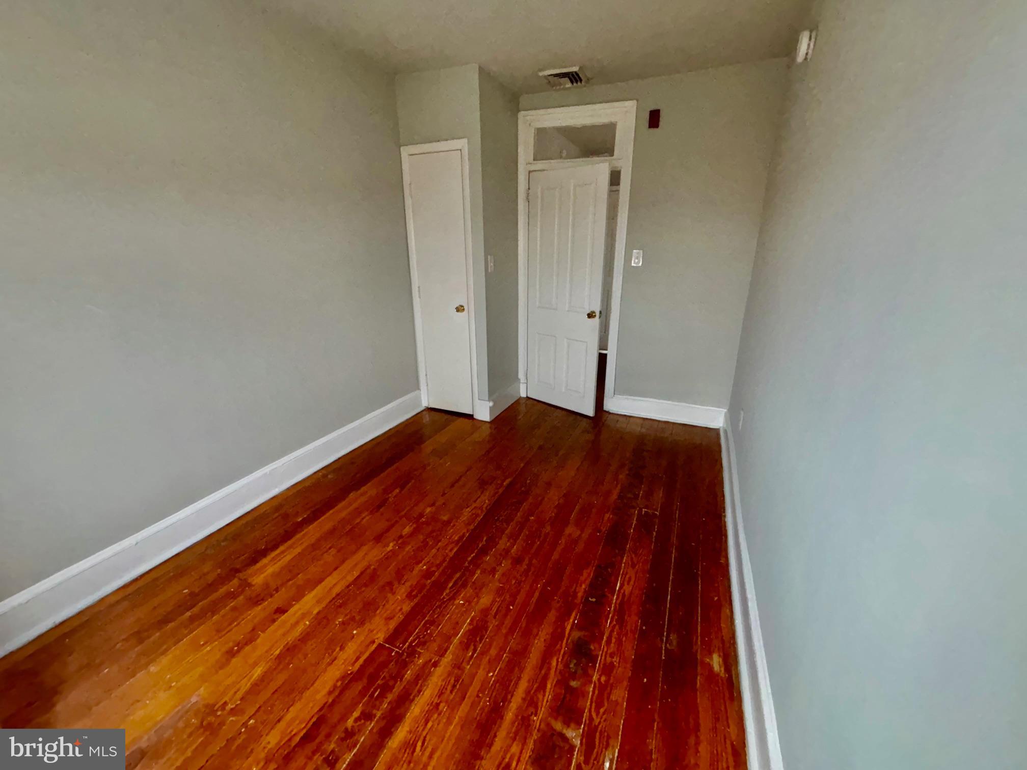 PORT RICHMOND - Residential Lease