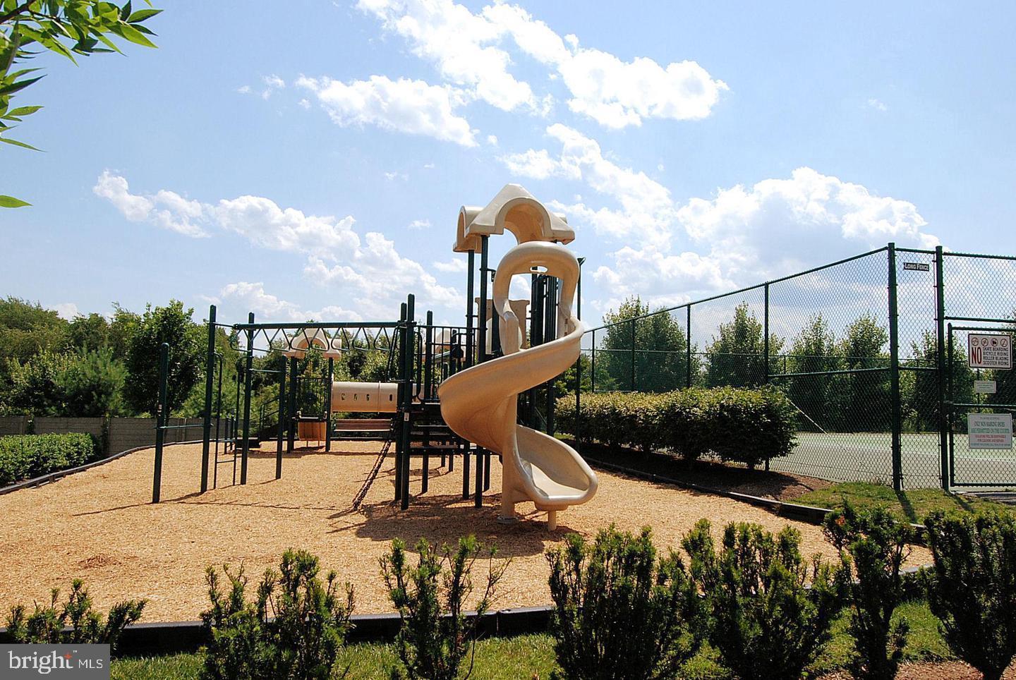 QUINCE ORCHARD PARK - Residential Lease