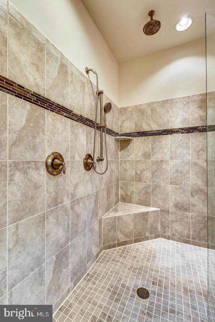 QUINCE ORCHARD PARK - Residential Lease