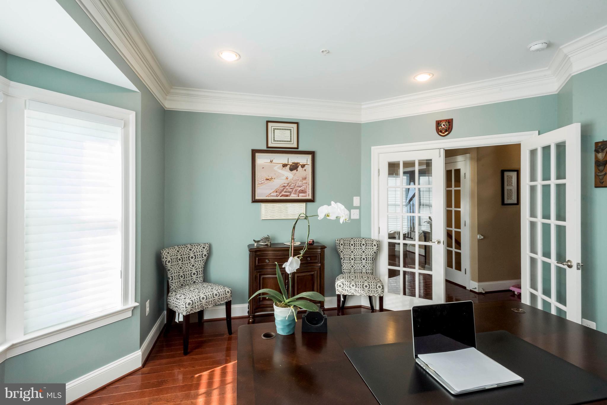 AUTUMN RIVER - Residential