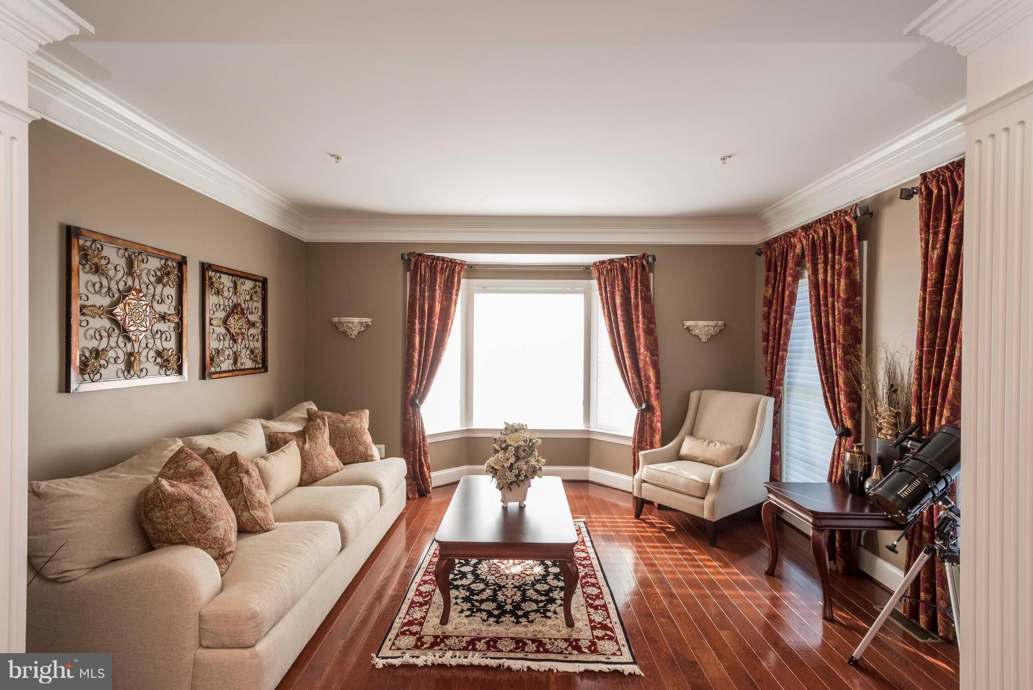 AUTUMN RIVER - Residential