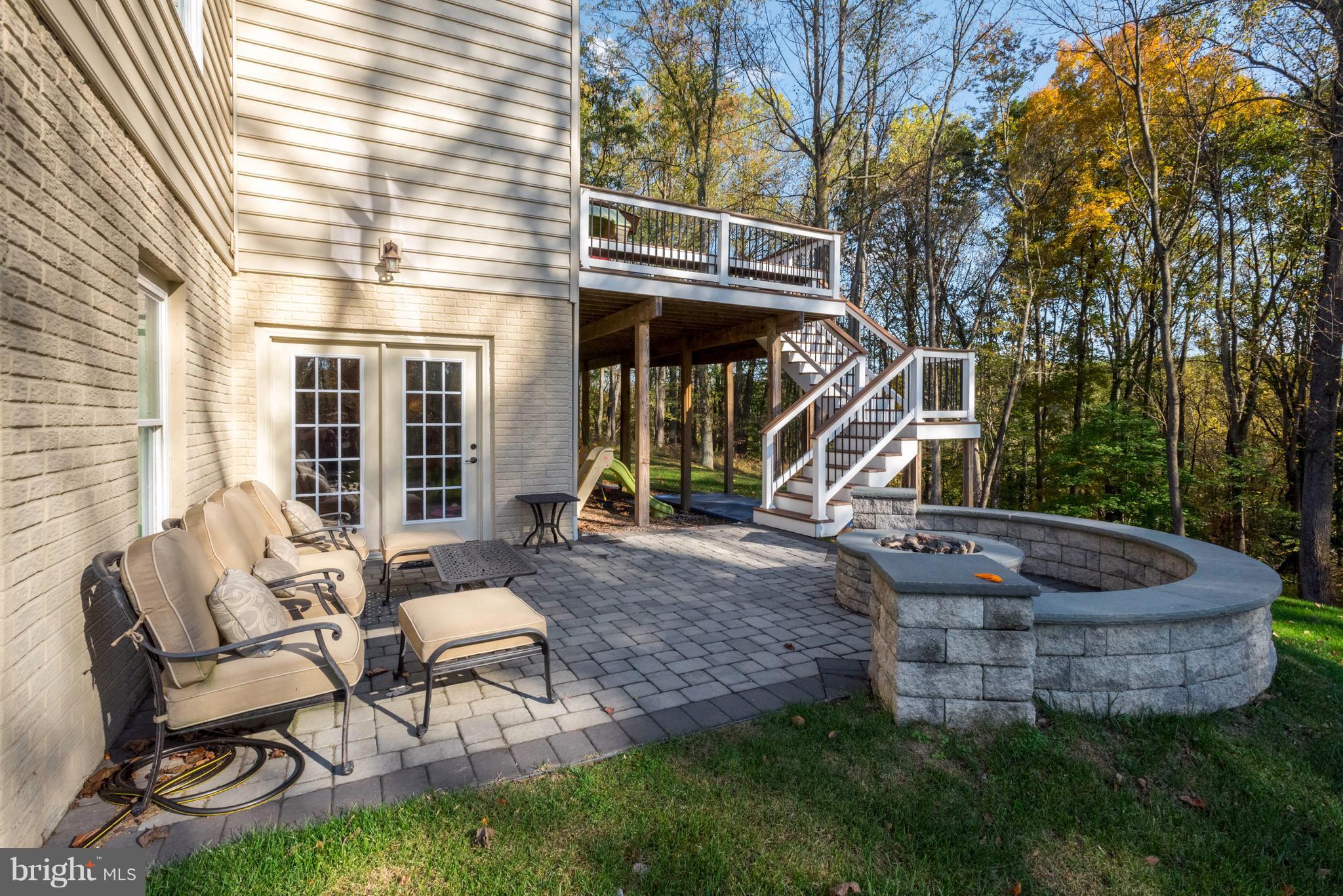 AUTUMN RIVER - Residential