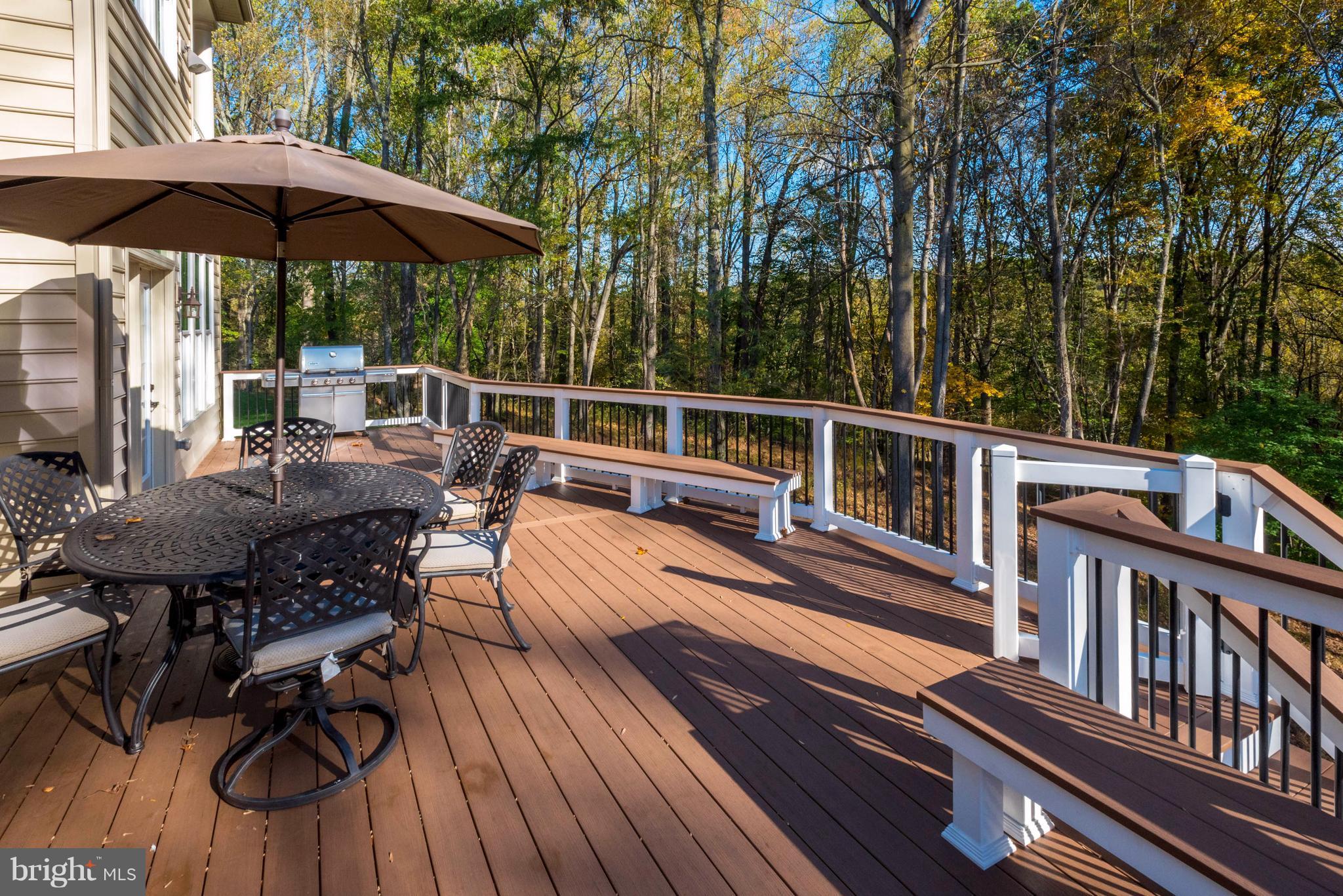 AUTUMN RIVER - Residential