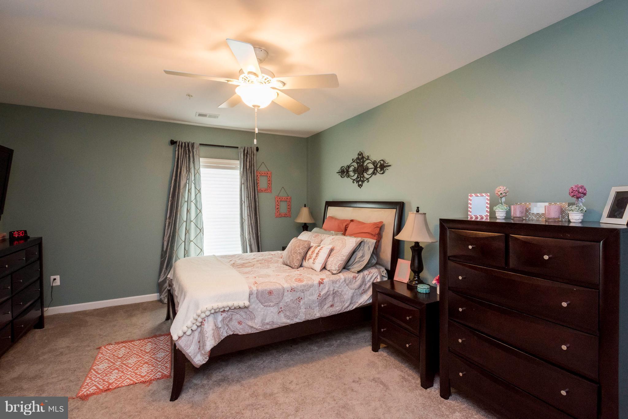 AUTUMN RIVER - Residential