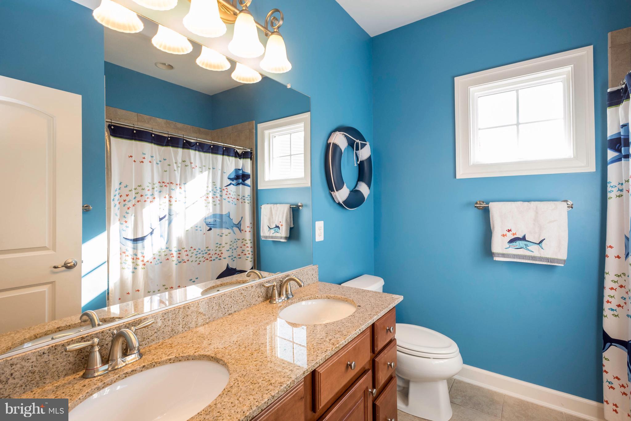 AUTUMN RIVER - Residential