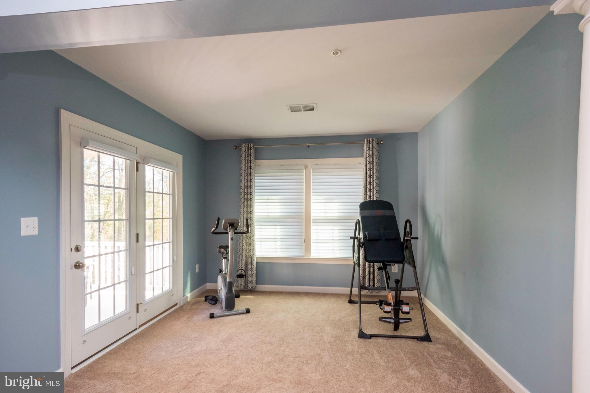 AUTUMN RIVER - Residential