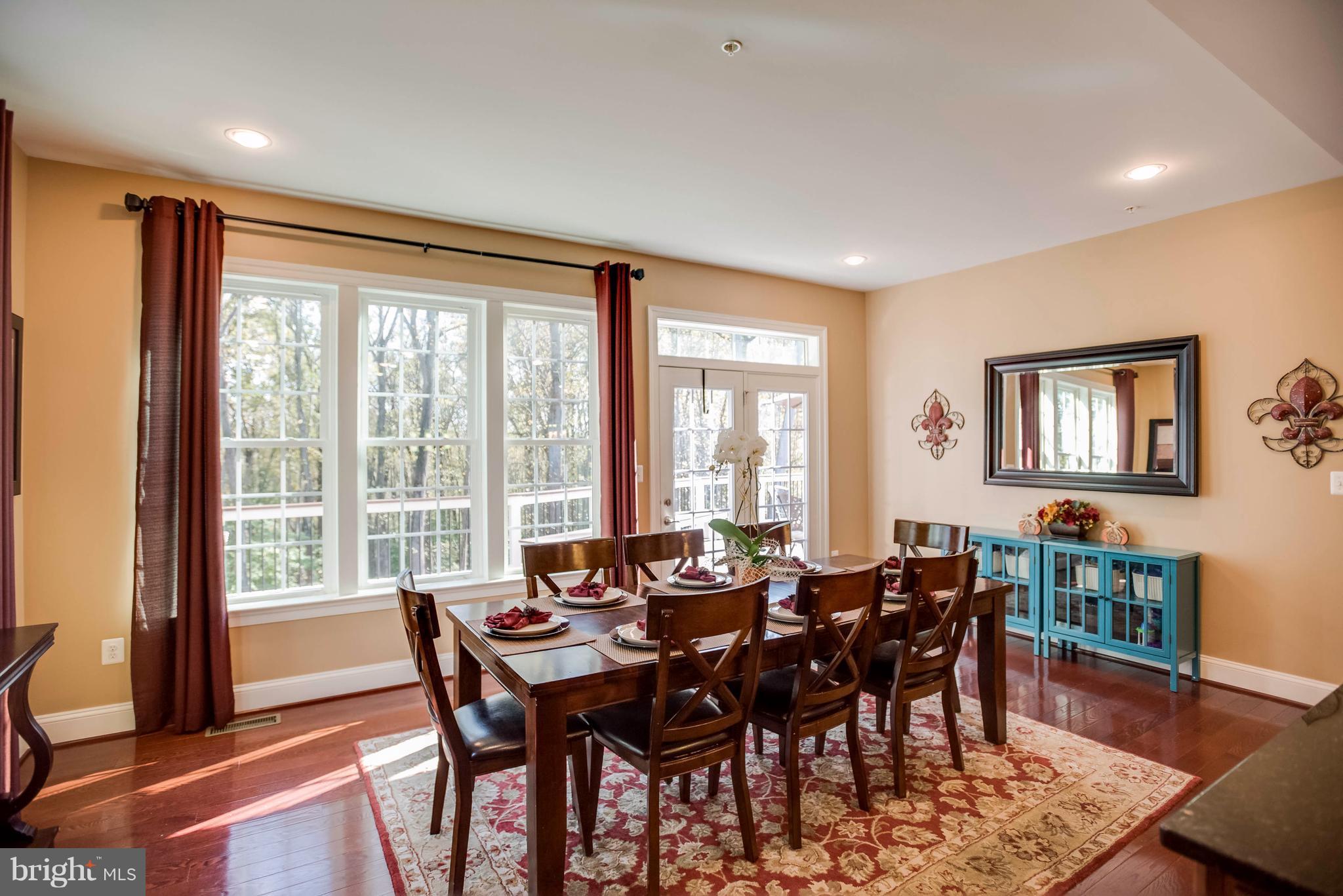 AUTUMN RIVER - Residential