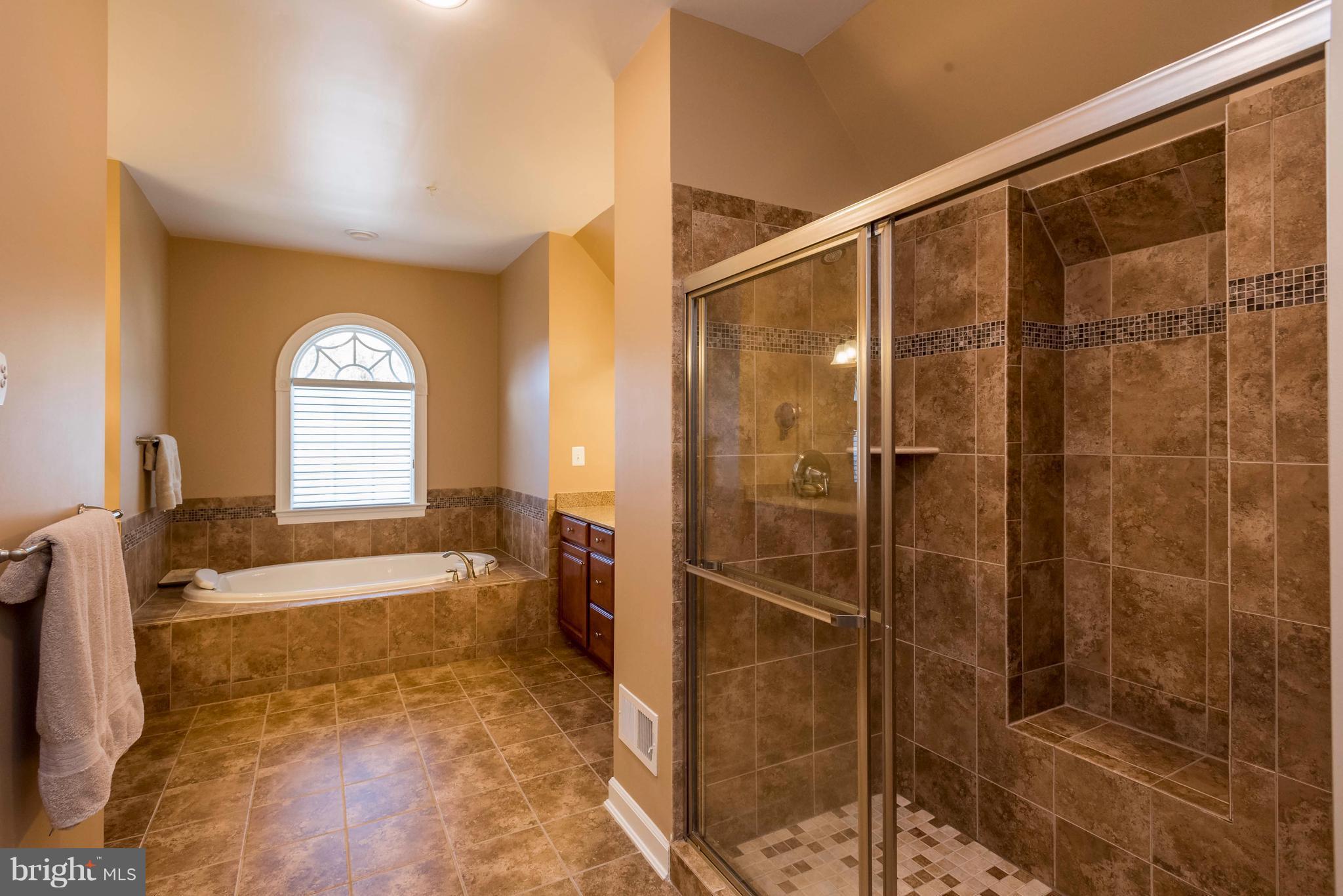 AUTUMN RIVER - Residential