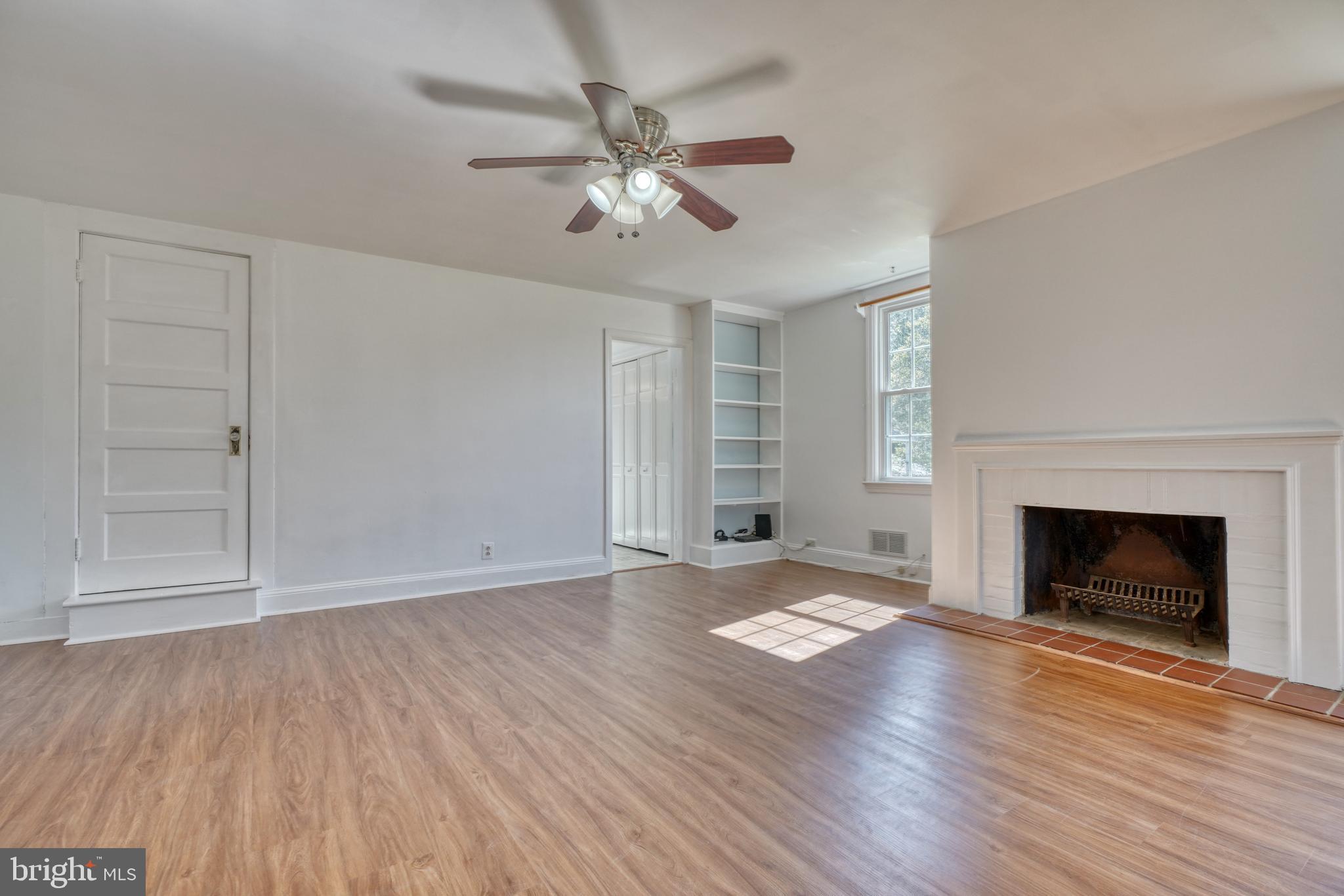 KINGSVILLE - Residential