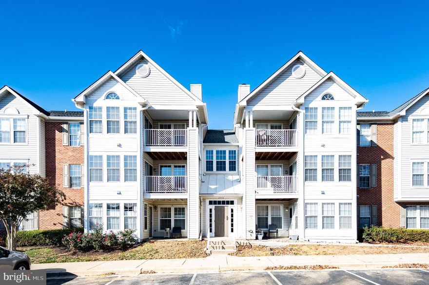 Sought after 2 bedroom 2 bath, Move-in ready condo. Laminate floors throughout the unit with Eat-in kitchen and large living space.  As-Is.  Very close to Ft. Meade, shopping, routes to Annapolis, Washington DC and Baltimore, very well maintained, Amazing unit layout in quiet neighborhood with plenty of parking. 
Beautiful 1st floor condo located in desirable Piney Orchard. Very close to pool and community center. Backs to trail path and tennis courts. Lots of natural sunlight and closet space.