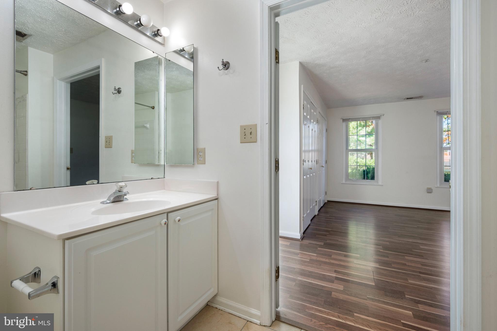 CHESTNUT GABLE - Residential