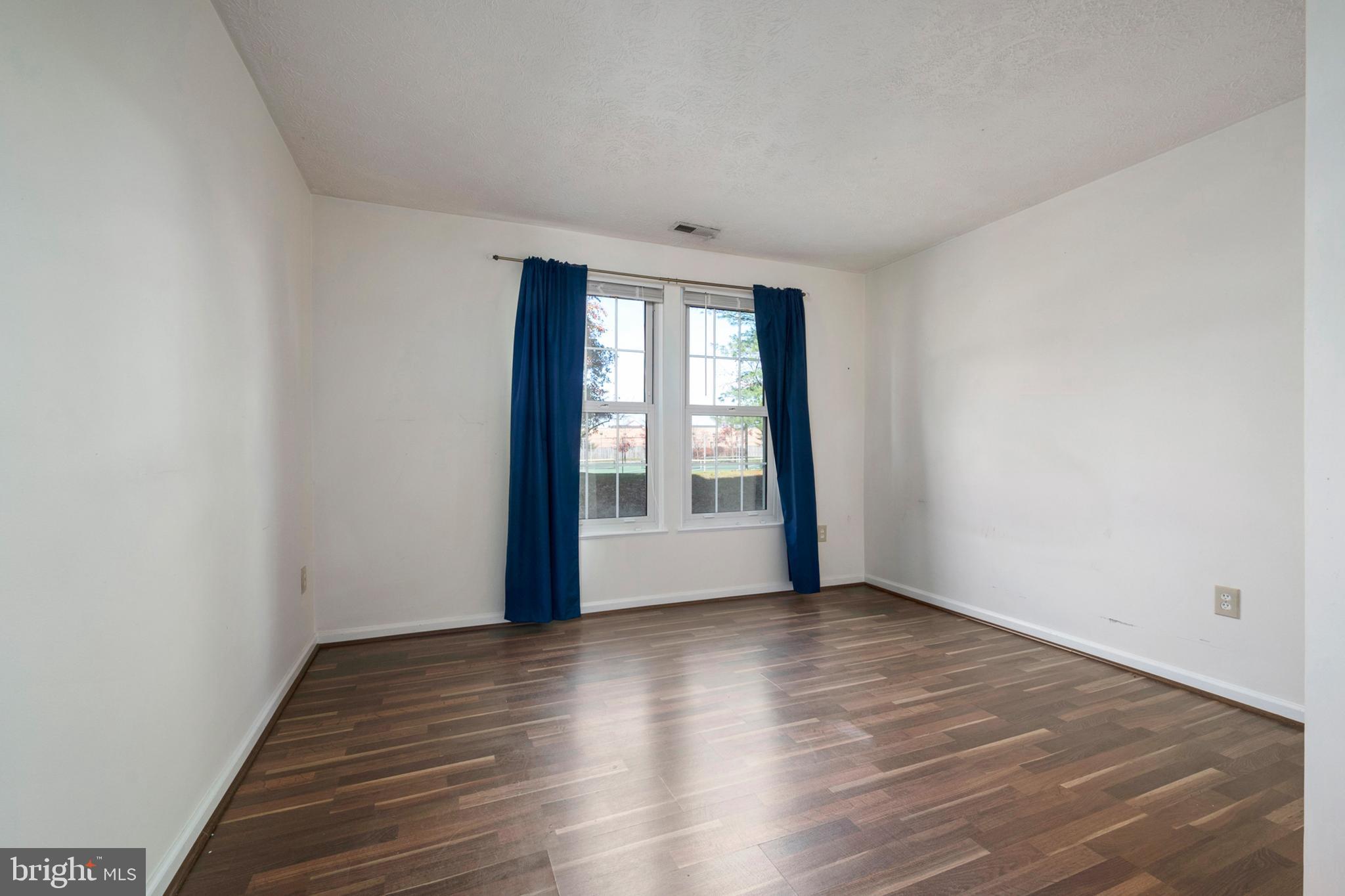 CHESTNUT GABLE - Residential