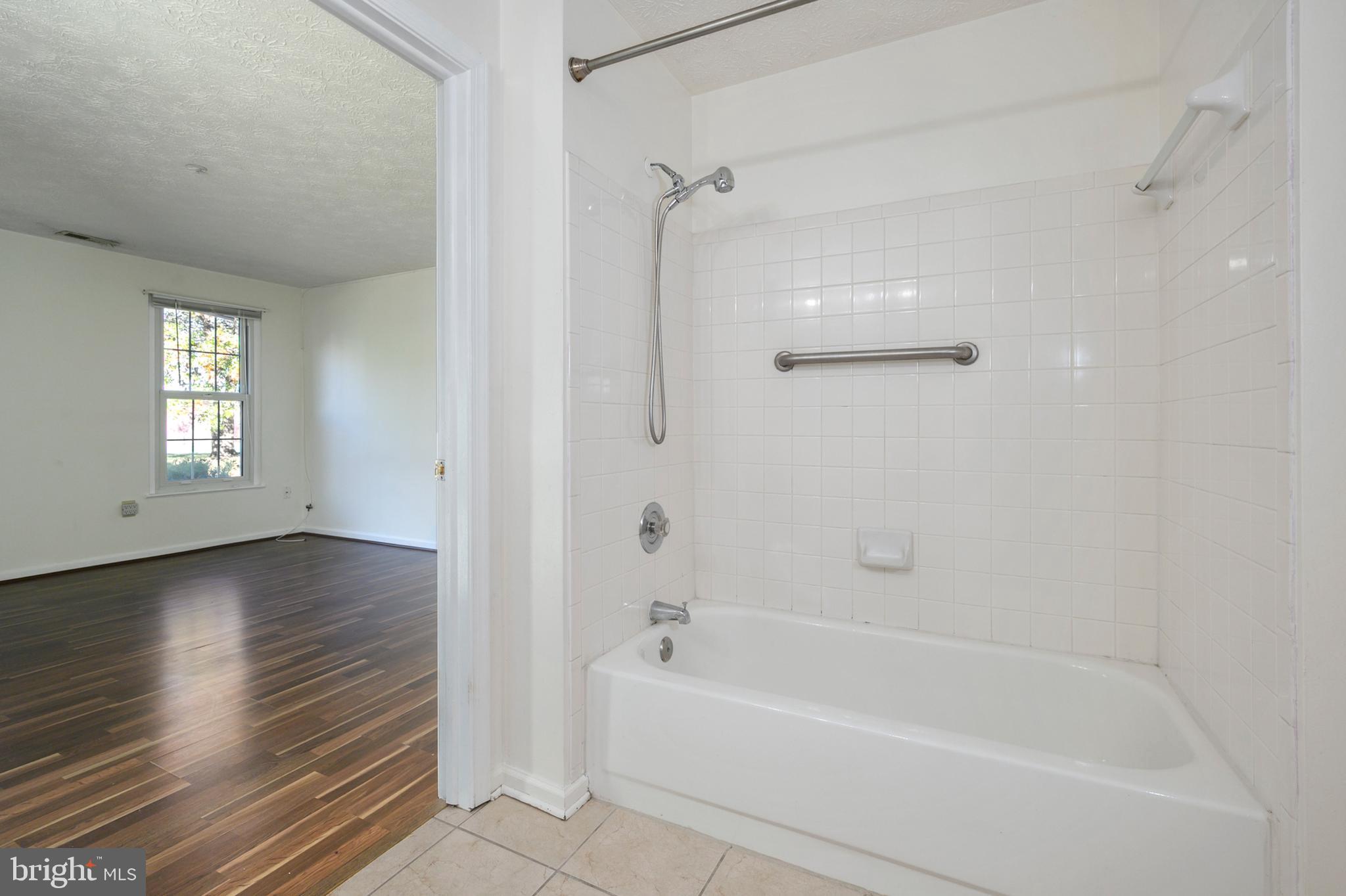 CHESTNUT GABLE - Residential