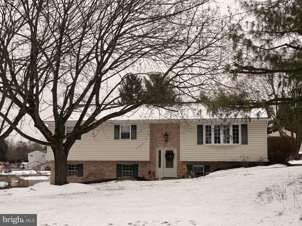 Photo of 236 Grandview Road, HUMMELSTOWN, PA 17036 (MLS # PADA2051954)