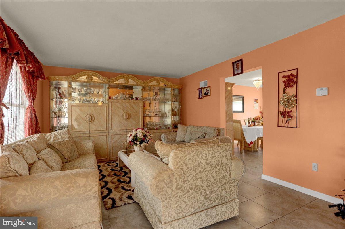 SOUTH TEMPLE HEIGH - Residential