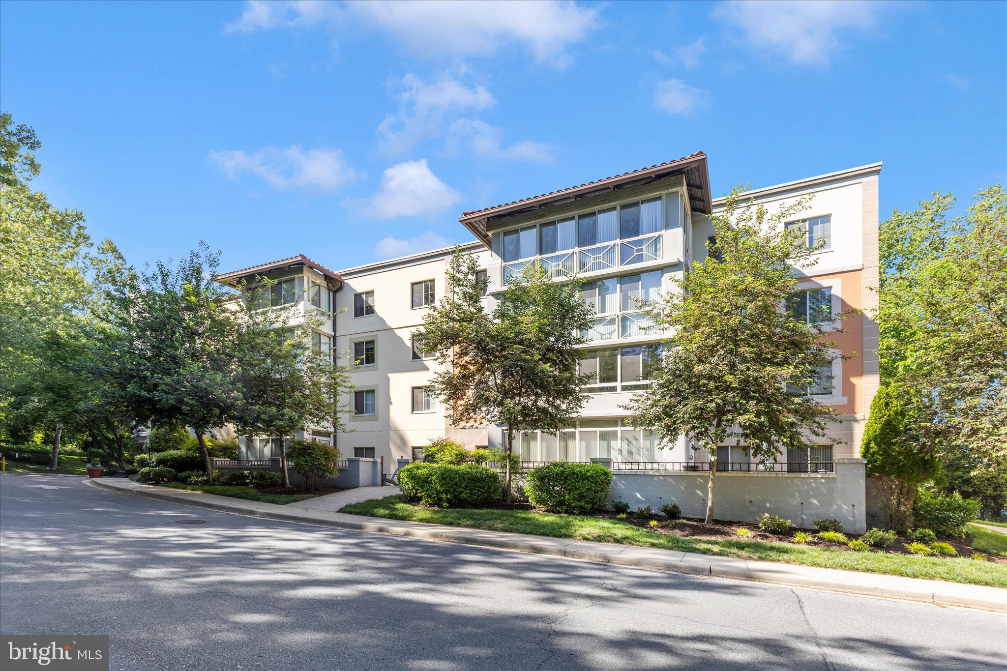 LEISURE WORLD - Residential