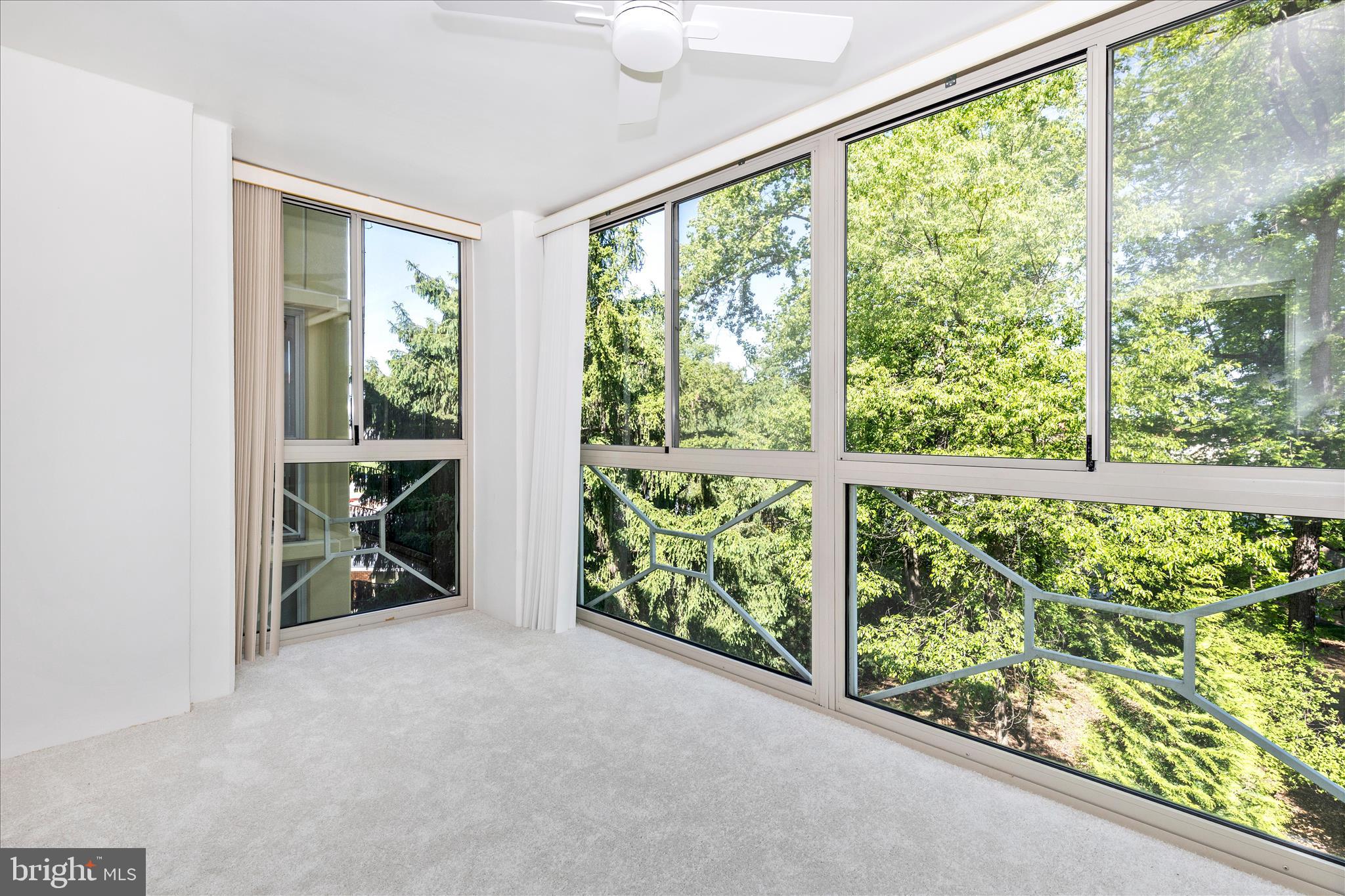 LEISURE WORLD - Residential