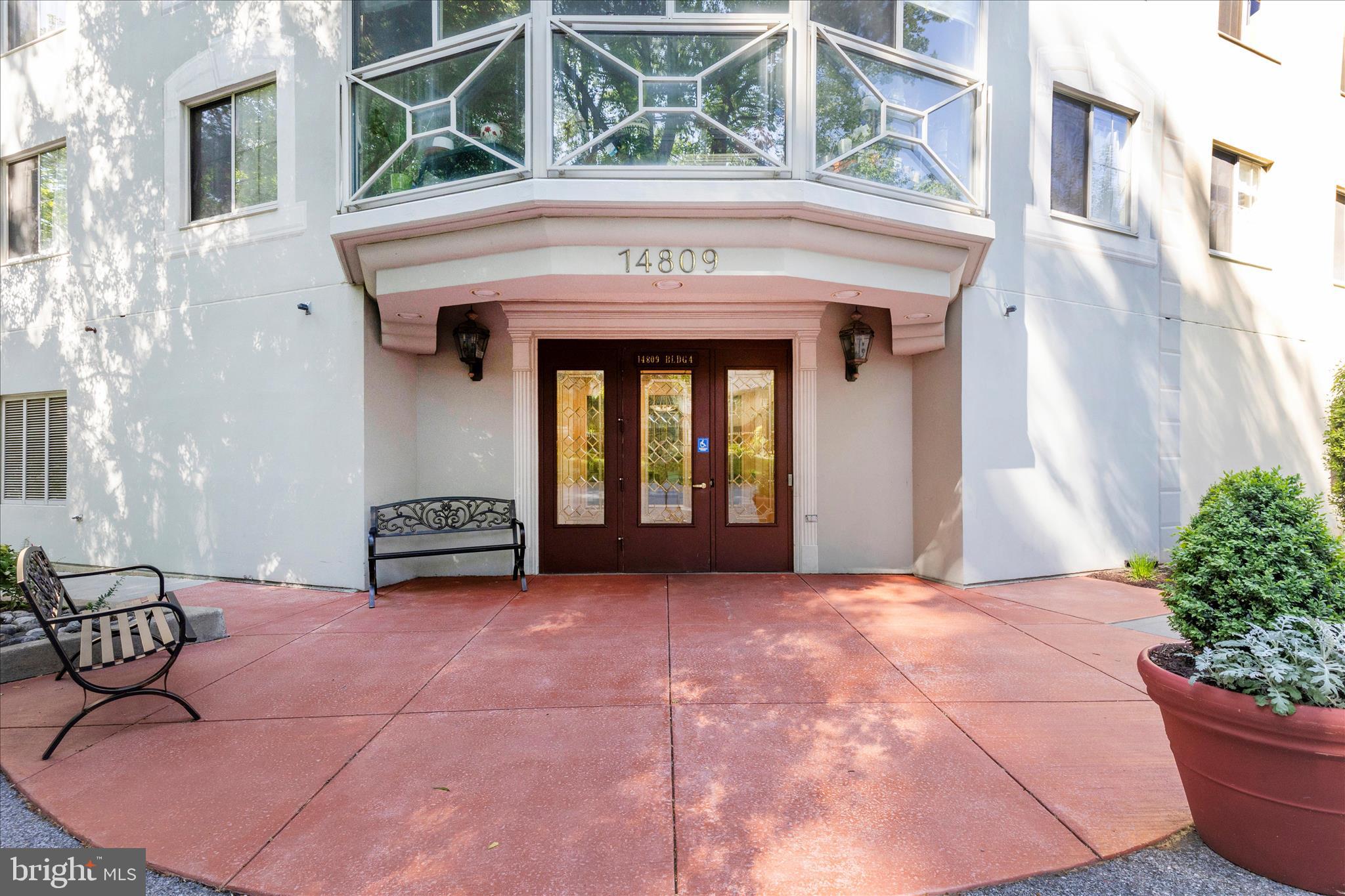 LEISURE WORLD - Residential