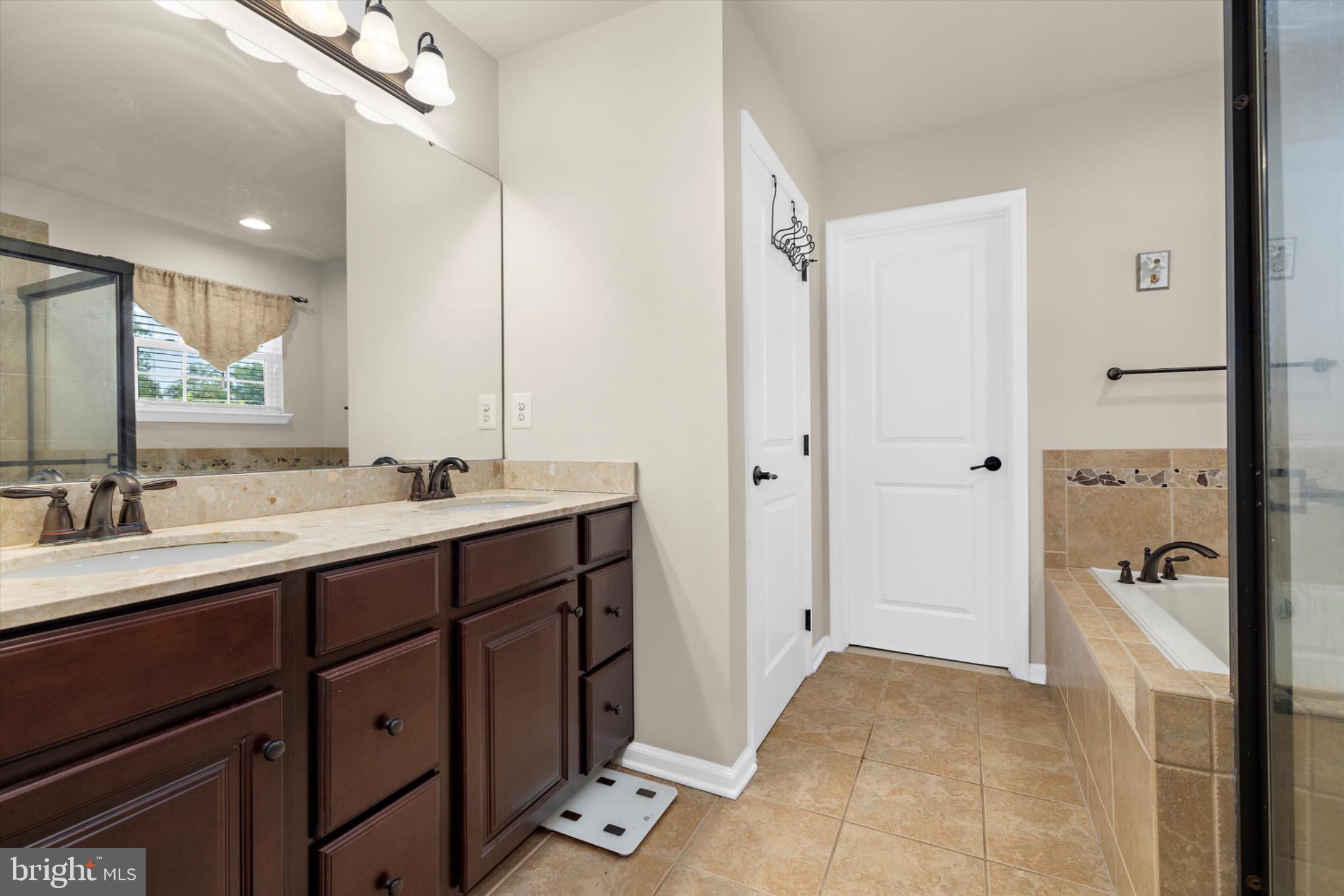 MEDLEY ESTATES - Residential