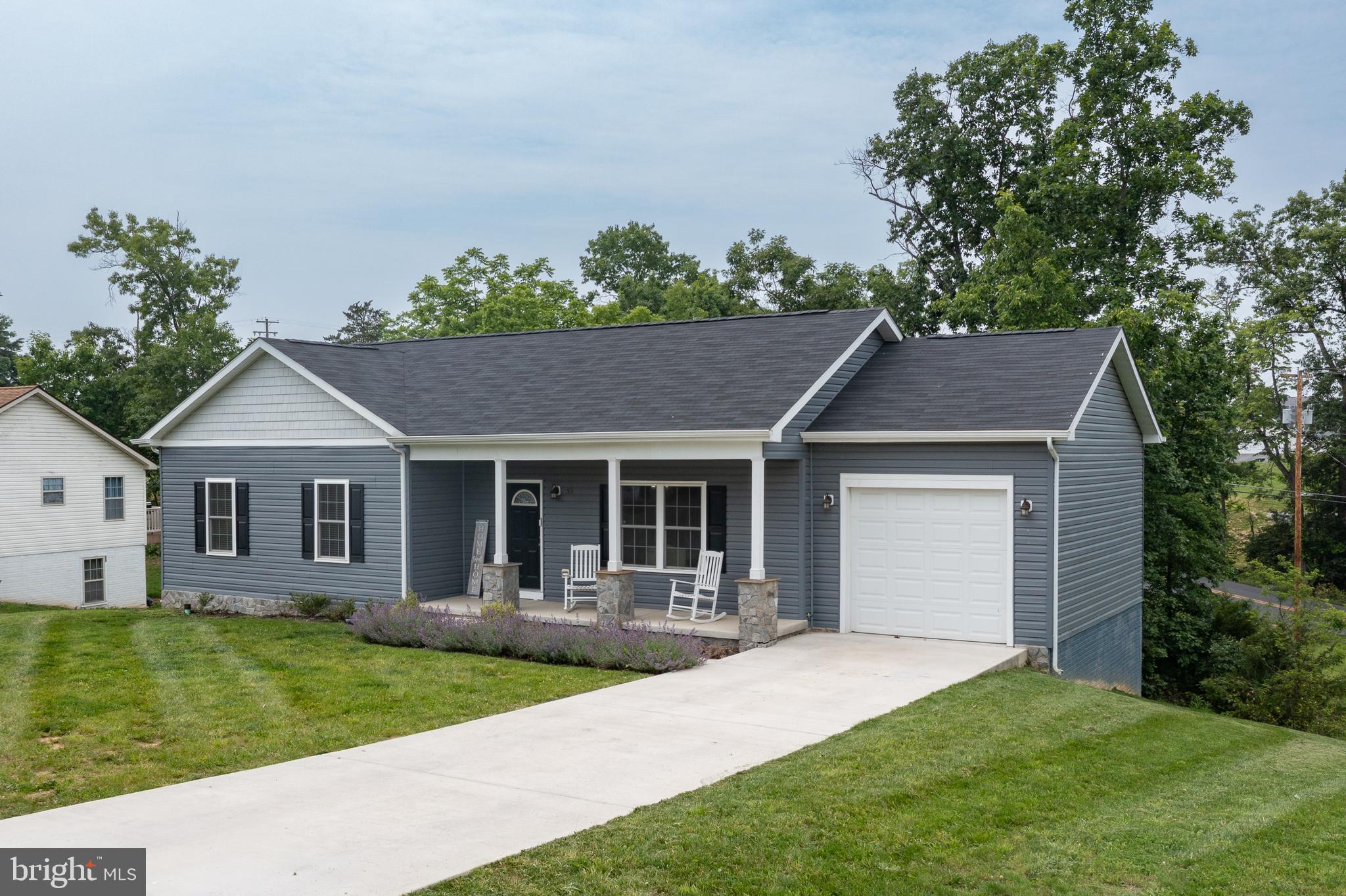 MIDDLE CREEK MANOR - Residential