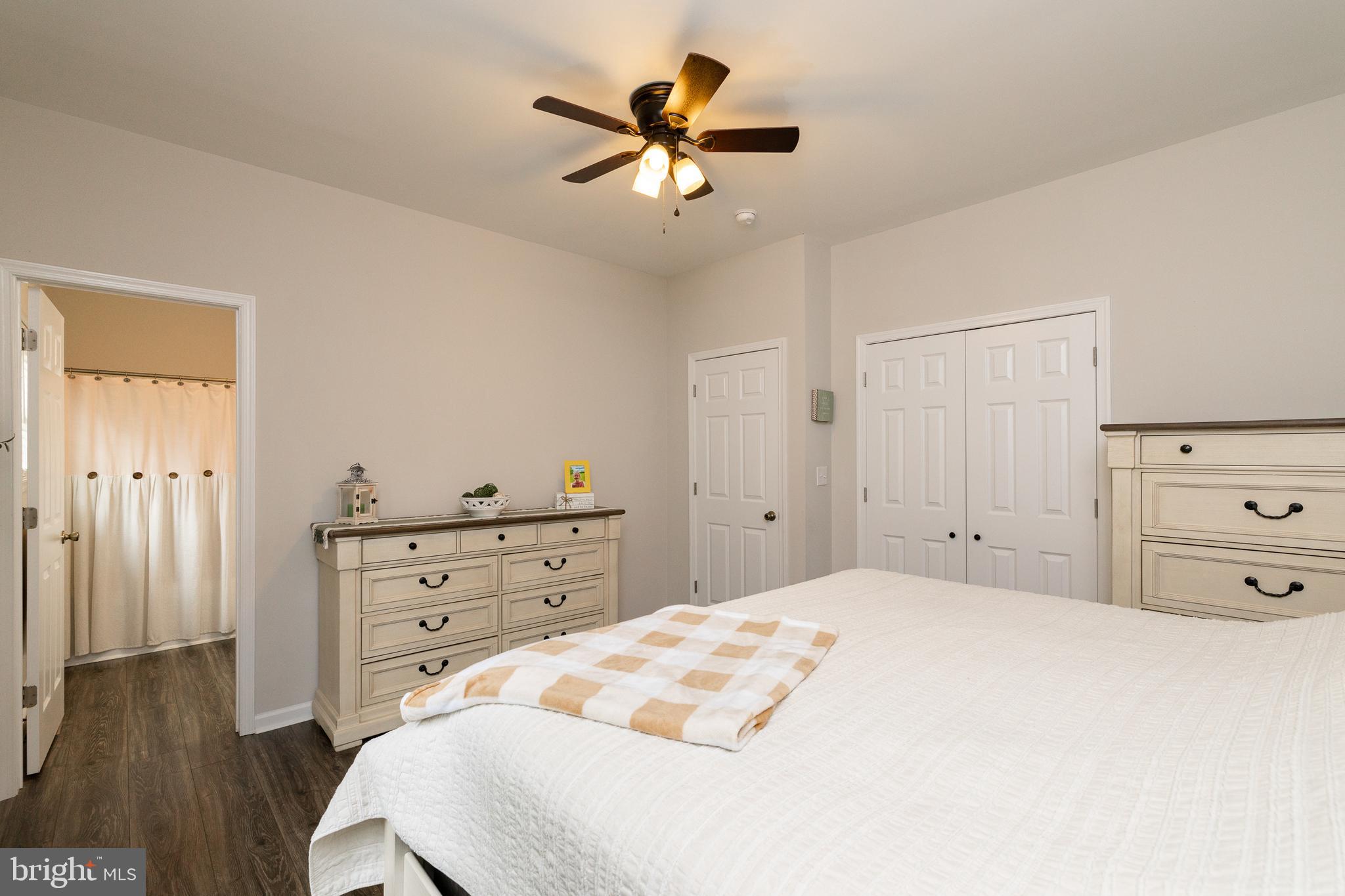 MIDDLE CREEK MANOR - Residential