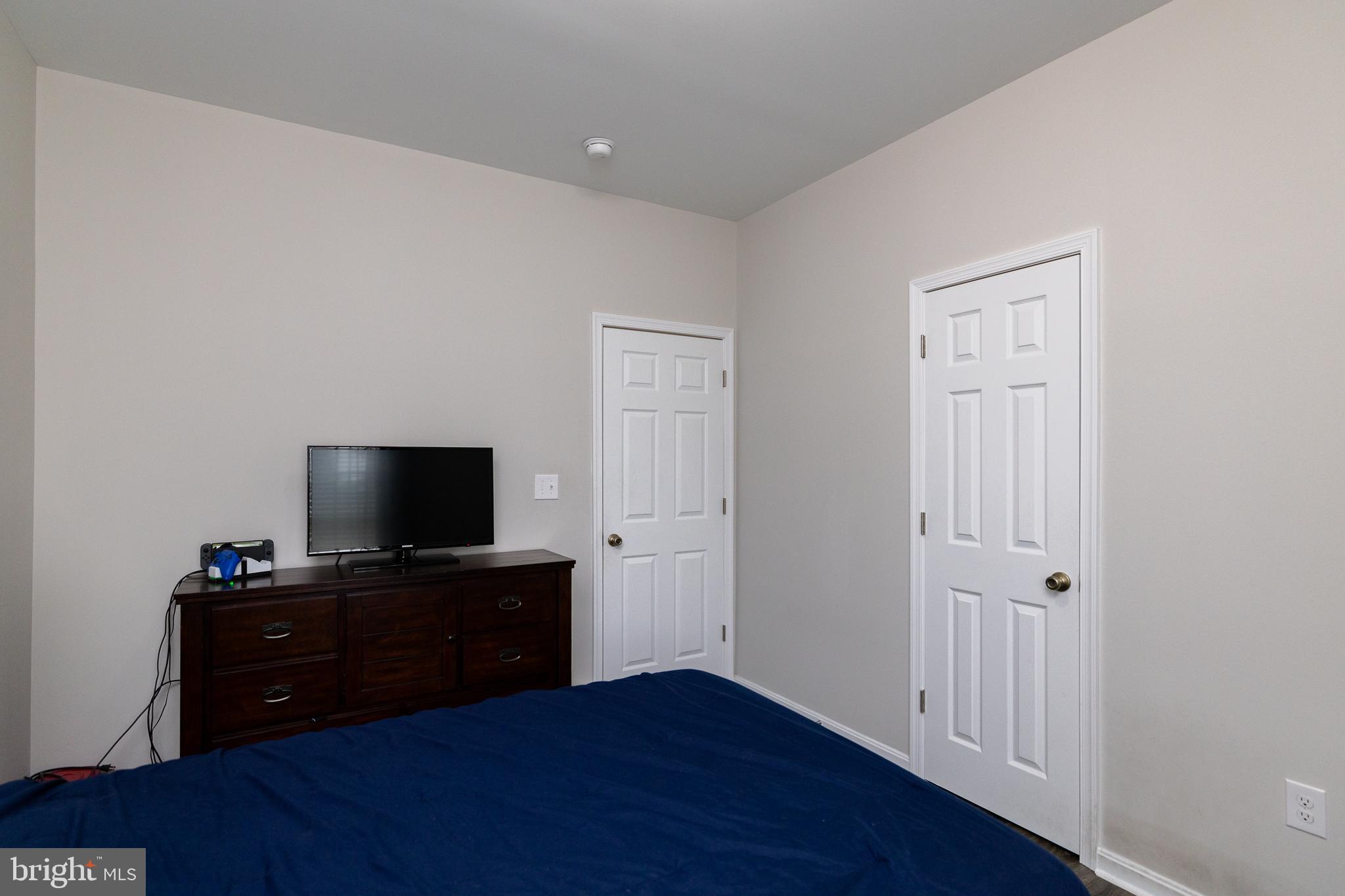 MIDDLE CREEK MANOR - Residential