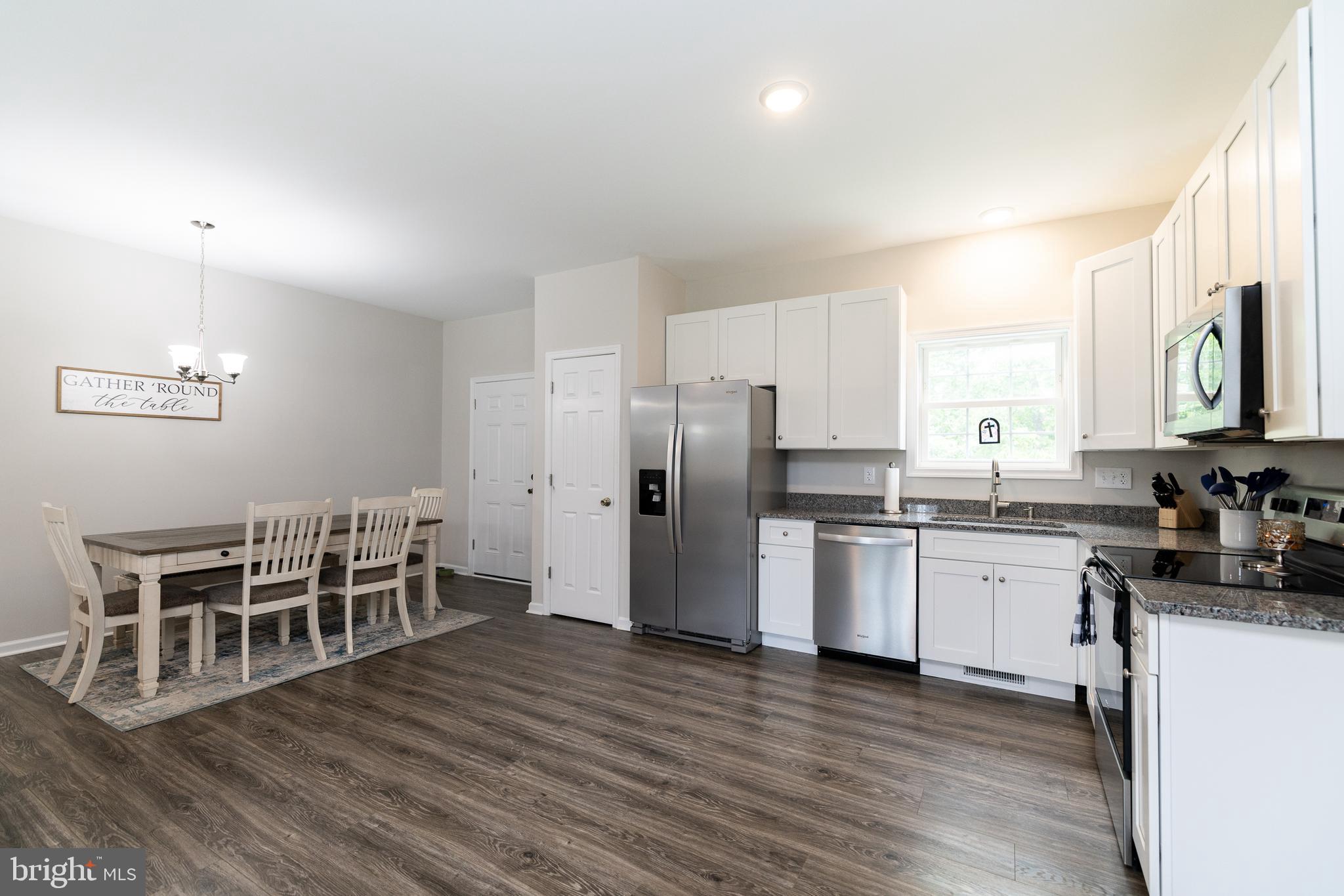 MIDDLE CREEK MANOR - Residential