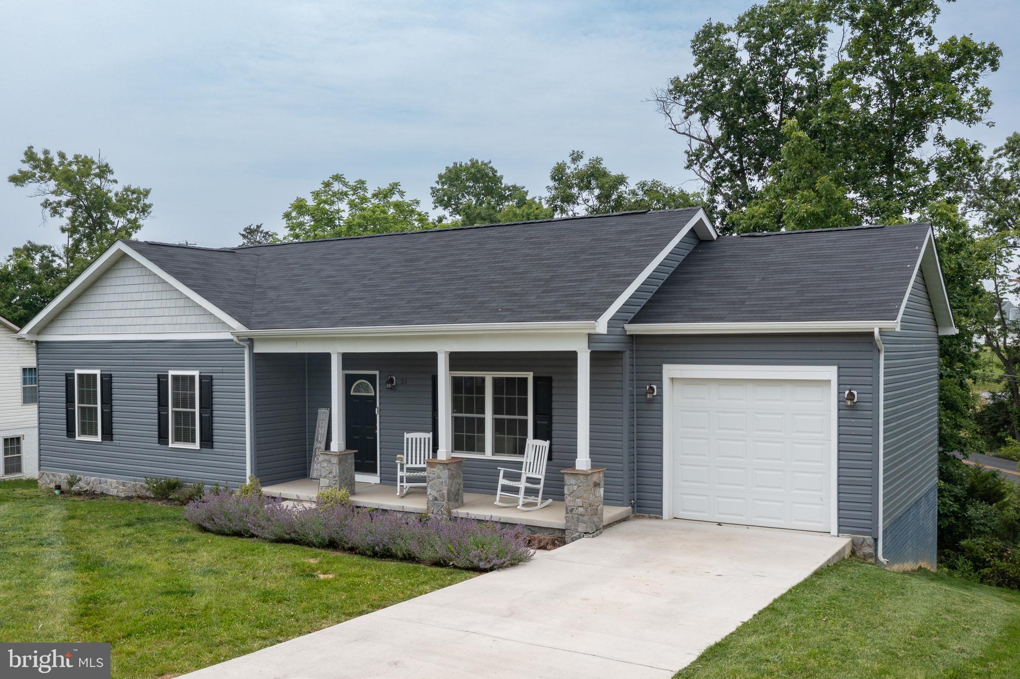 MIDDLE CREEK MANOR - Residential