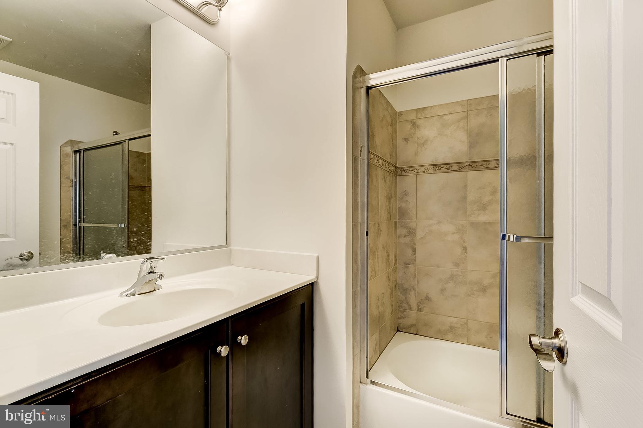 CAMDEN CROSSING - Residential Lease