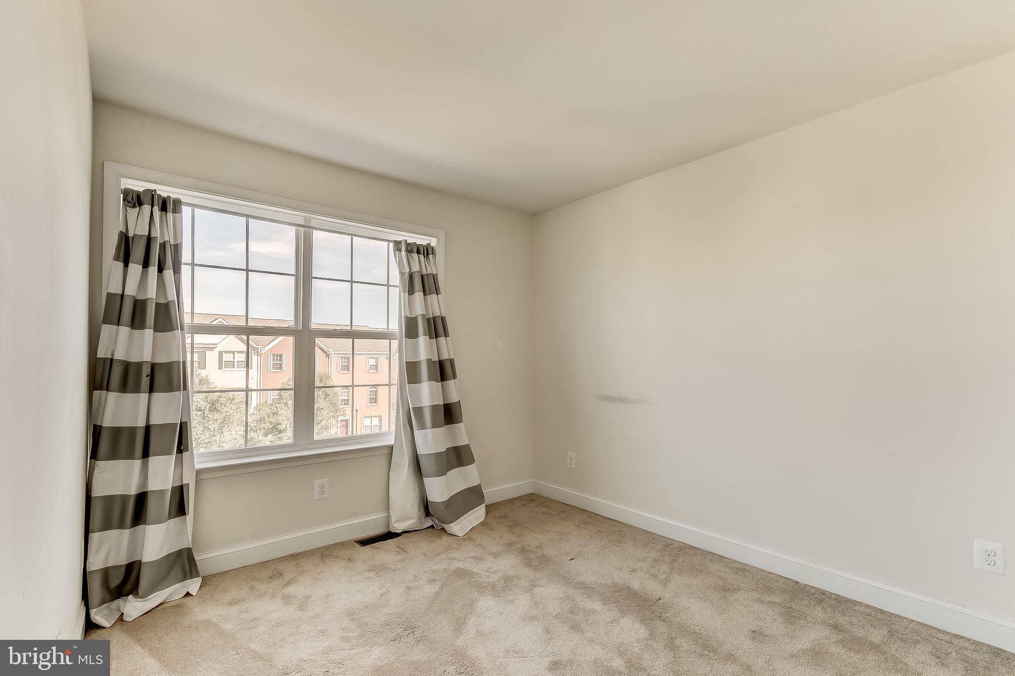 CAMDEN CROSSING - Residential Lease